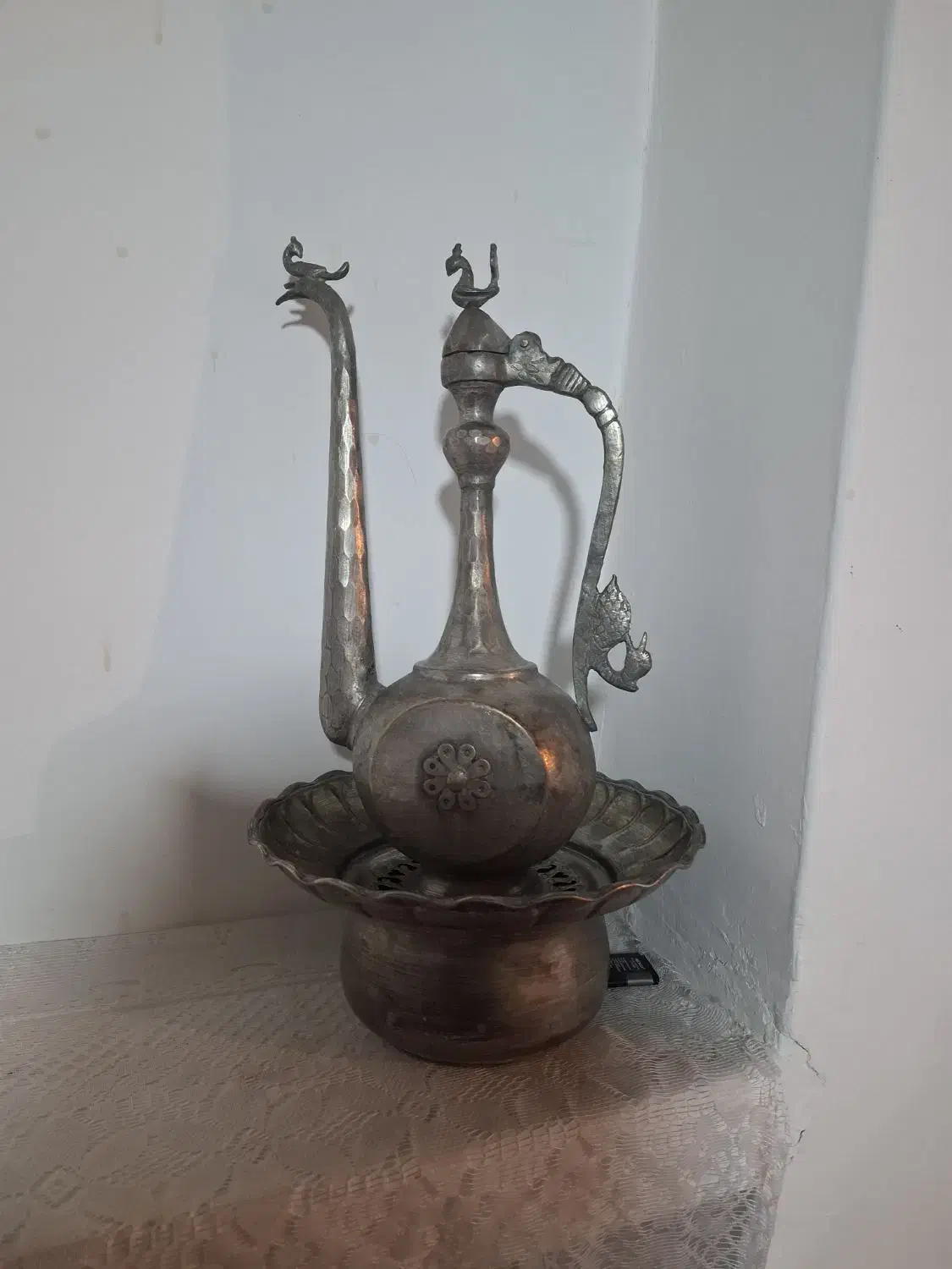 افتابه لگن مسی قدیمی عتیقه|کلکسیون اشیاء عتیقه|بهار, |دیوار