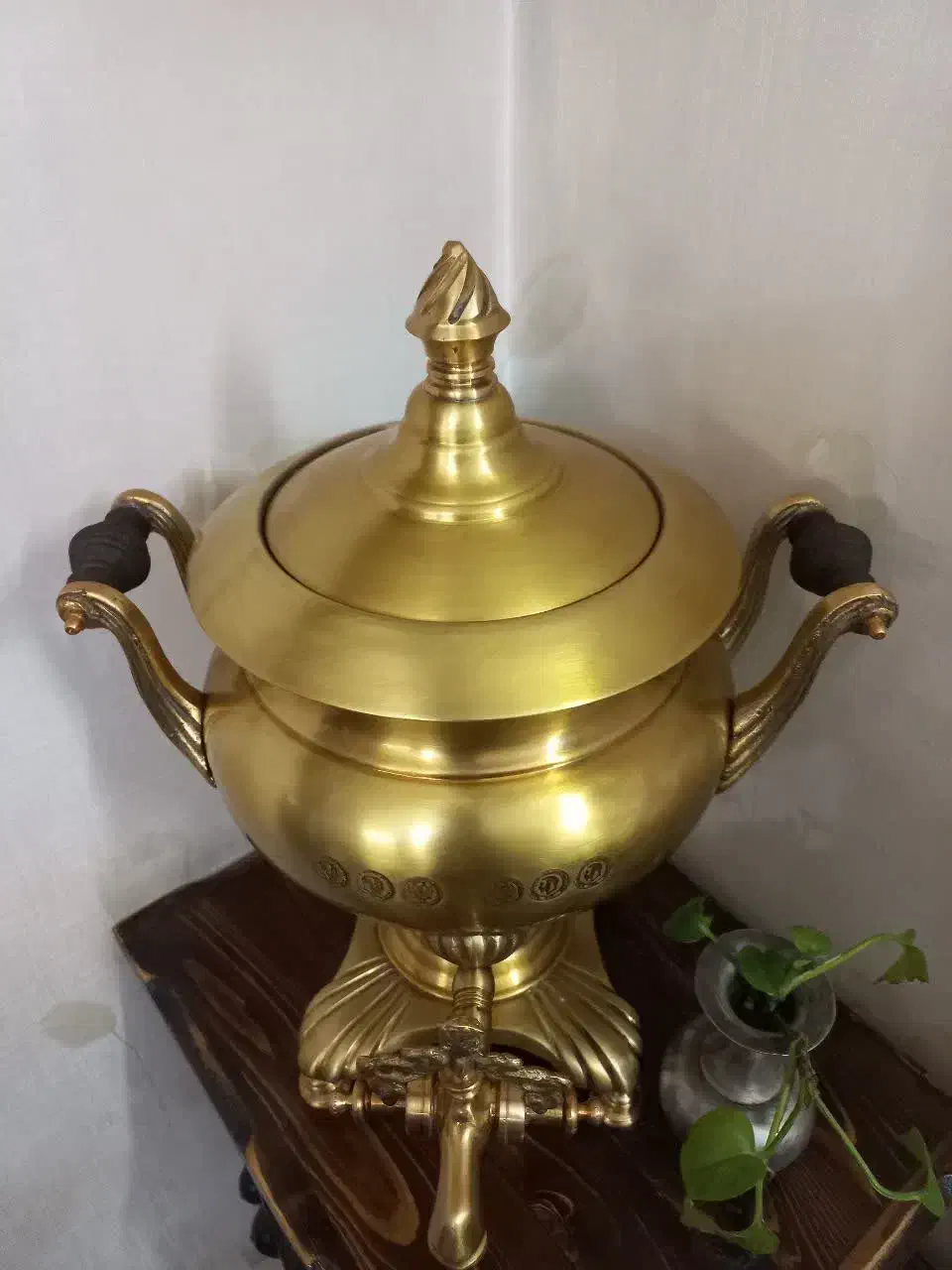 کلمن برنجی سنگین سماور زغالی قدیمی|سماور، چایساز، قهوهساز|تهران, نیروی هوایی (پیروزی)|دیوار