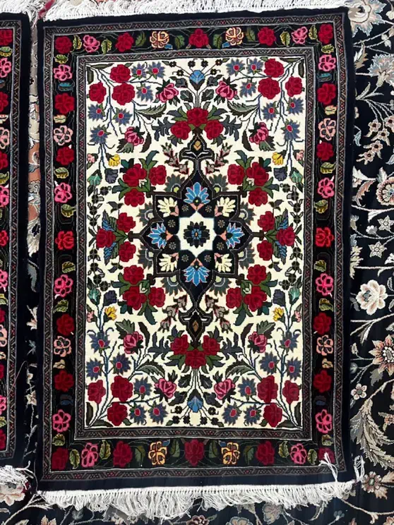 یک جفت قالیچه دستباف|فرش|قدس, شهر‌قدس|دیوار