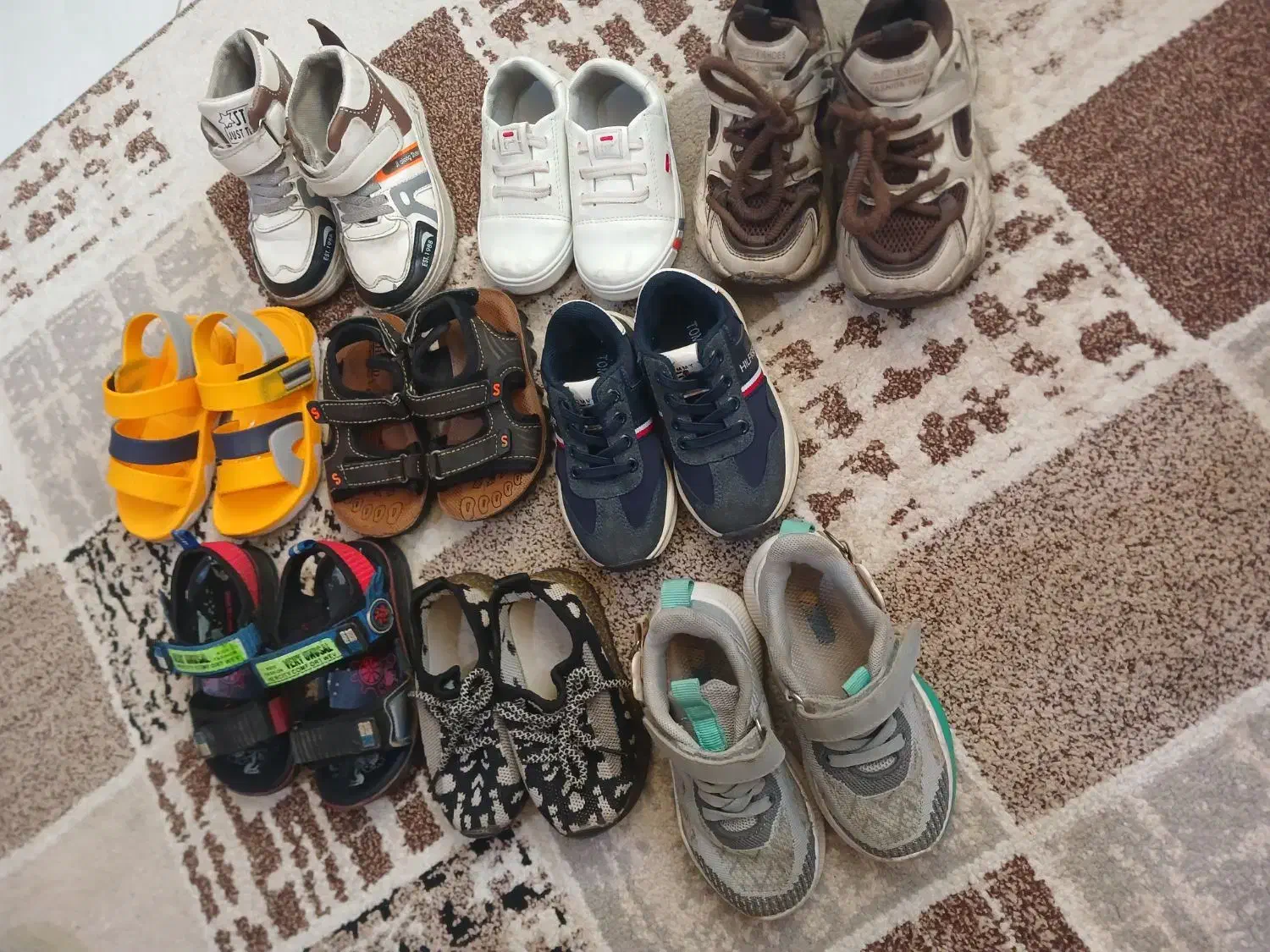 کفش بچگانه پسرانه|کفش و لباس بچه|اندیشه, اندیشه فاز ۱|دیوار