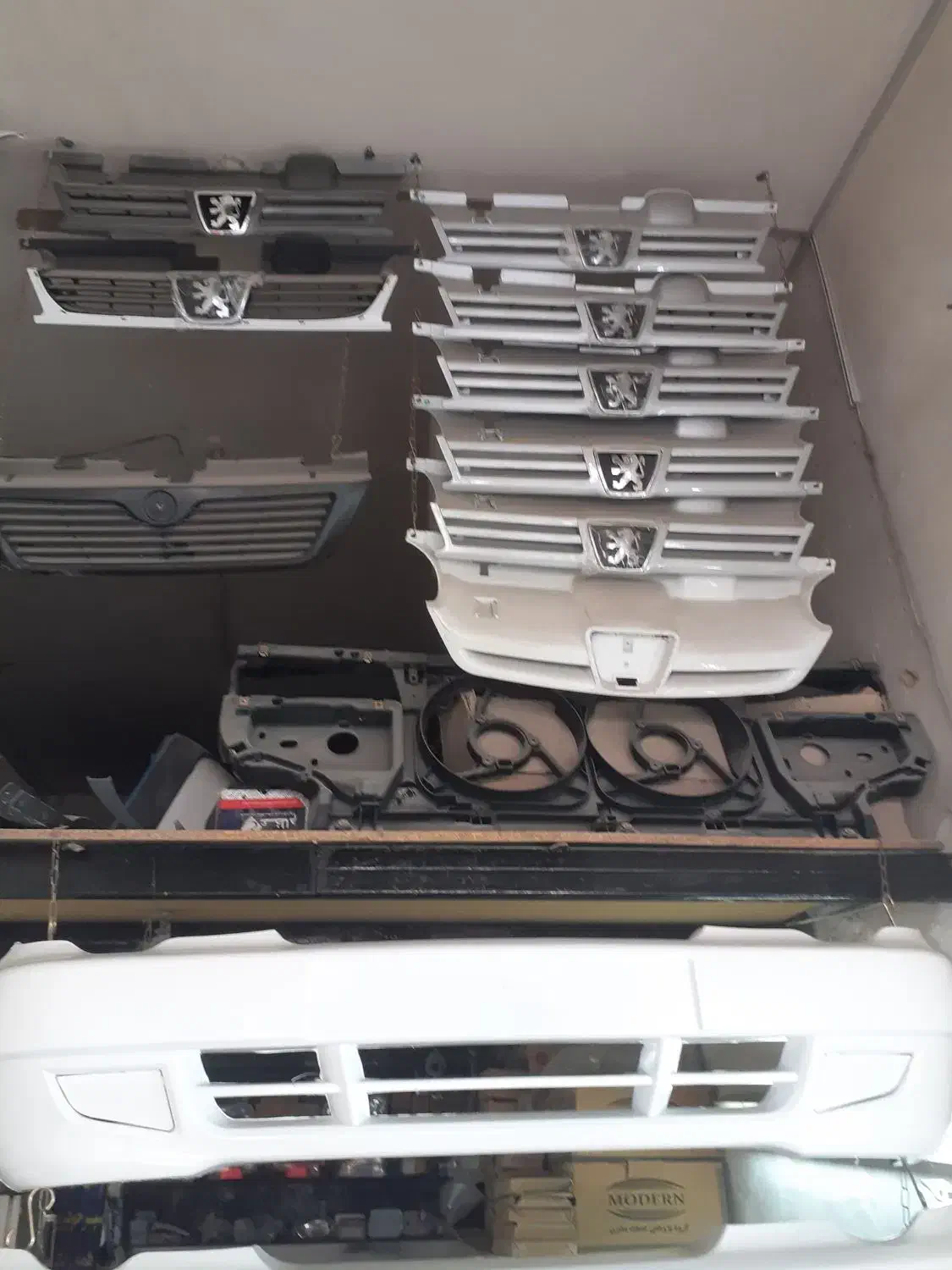 سپر۱۳۲ ابی کاربنی ام وی ام و جلوپنجره ۱۳۲ رنگی|قطعات یدکی و لوازم جانبی|مشهد, امیرآباد|دیوار