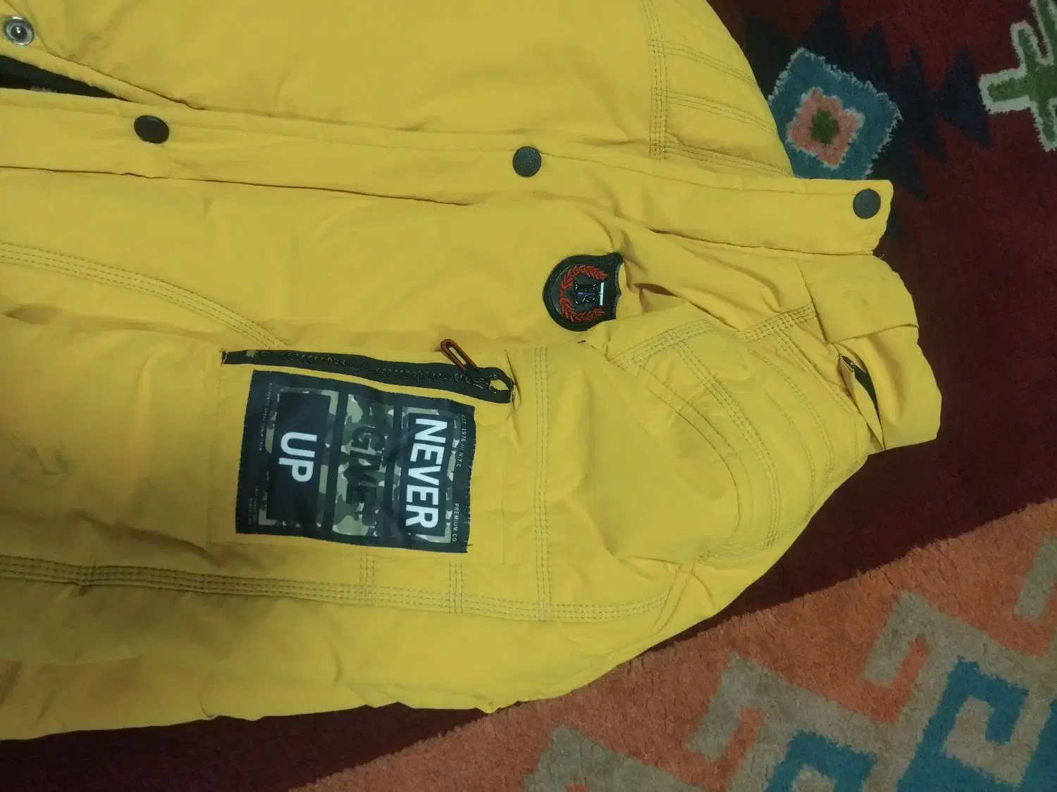 کاپشن|لباس|زنجان, |دیوار