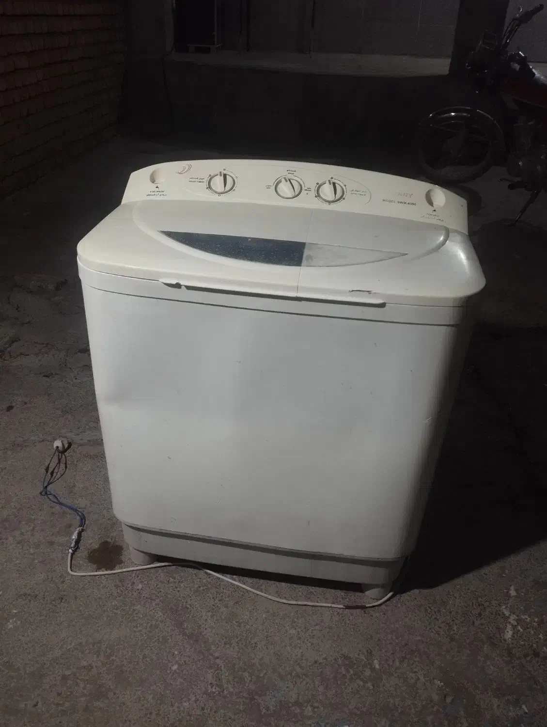 ماشین لباسشویی 7کیلویی|ماشین لباسشویی و خشک‌کن لباس|لردگان, |دیوار