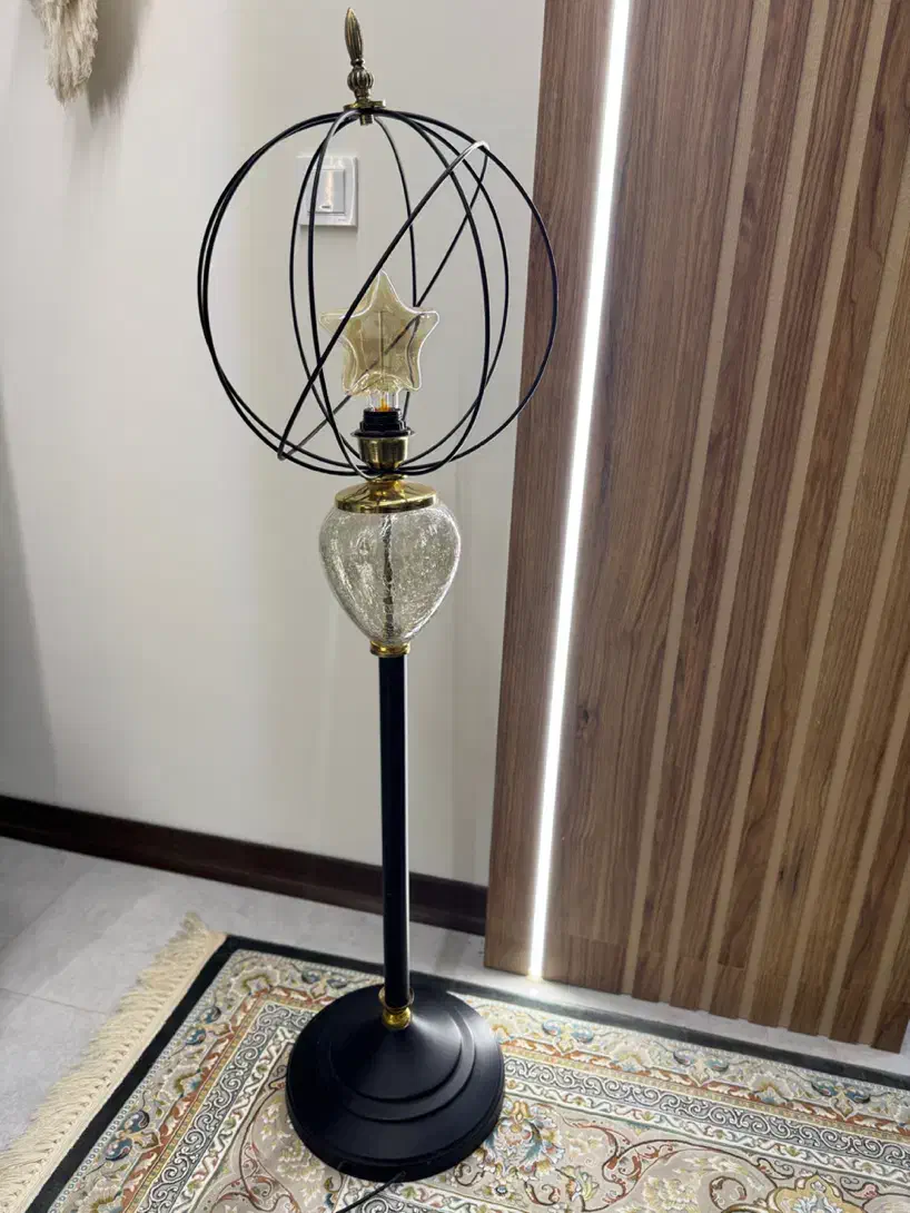 آباژور ایستاده|چراغ خواب و آباژور|قم, نیروگاه|دیوار