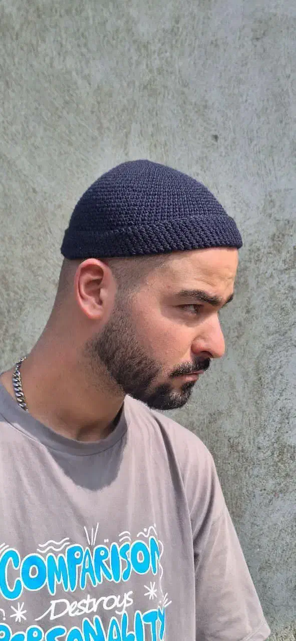 کلاه لئونی|لباس|رشت, گلسار|دیوار