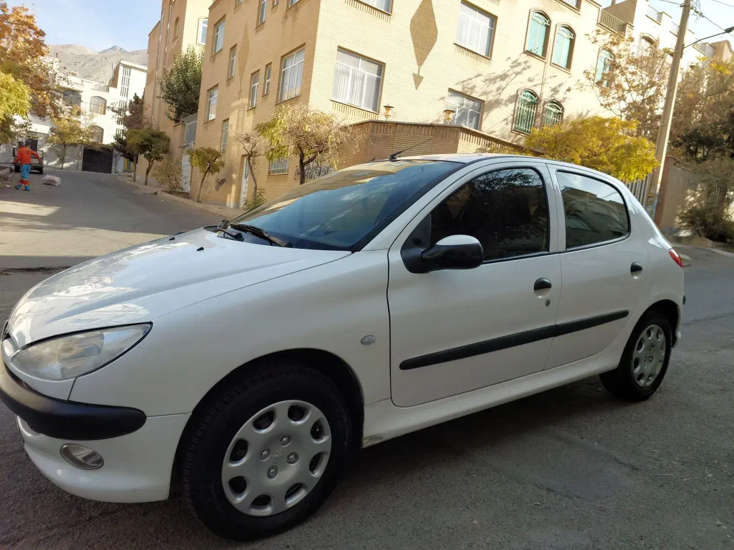 پژو ۲۰۶ اتوماتیک مدل ۱۳۹۰|خودرو سواری و وانت|کرج, شهرک امام رضا (ع)|دیوار