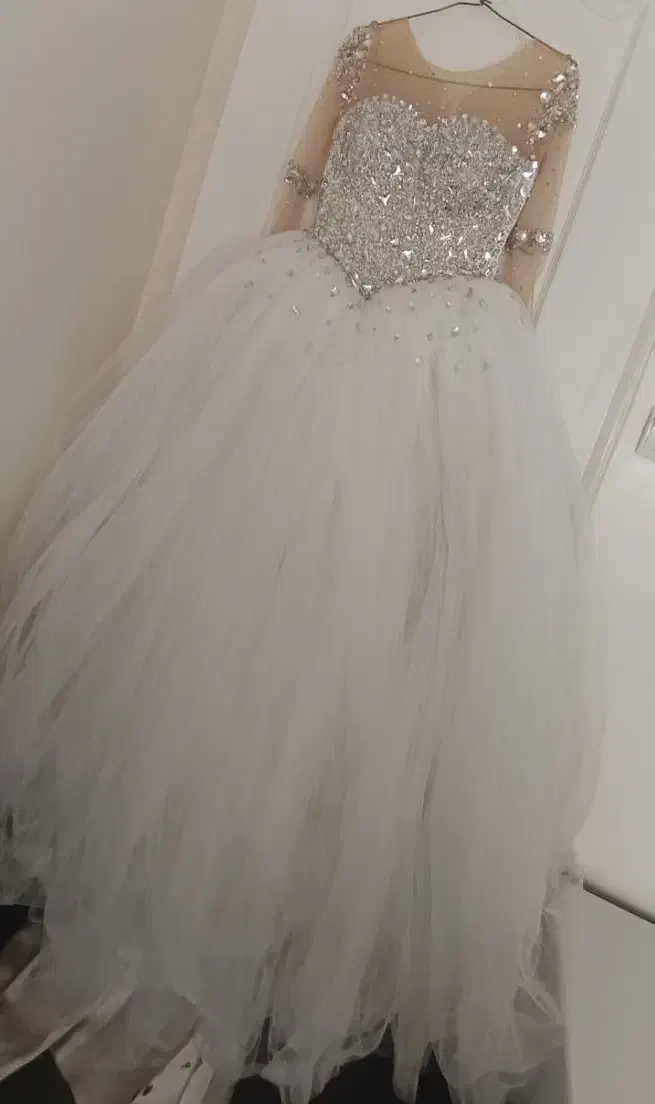 لباس عروس خاص|لباس|بومهن, |دیوار