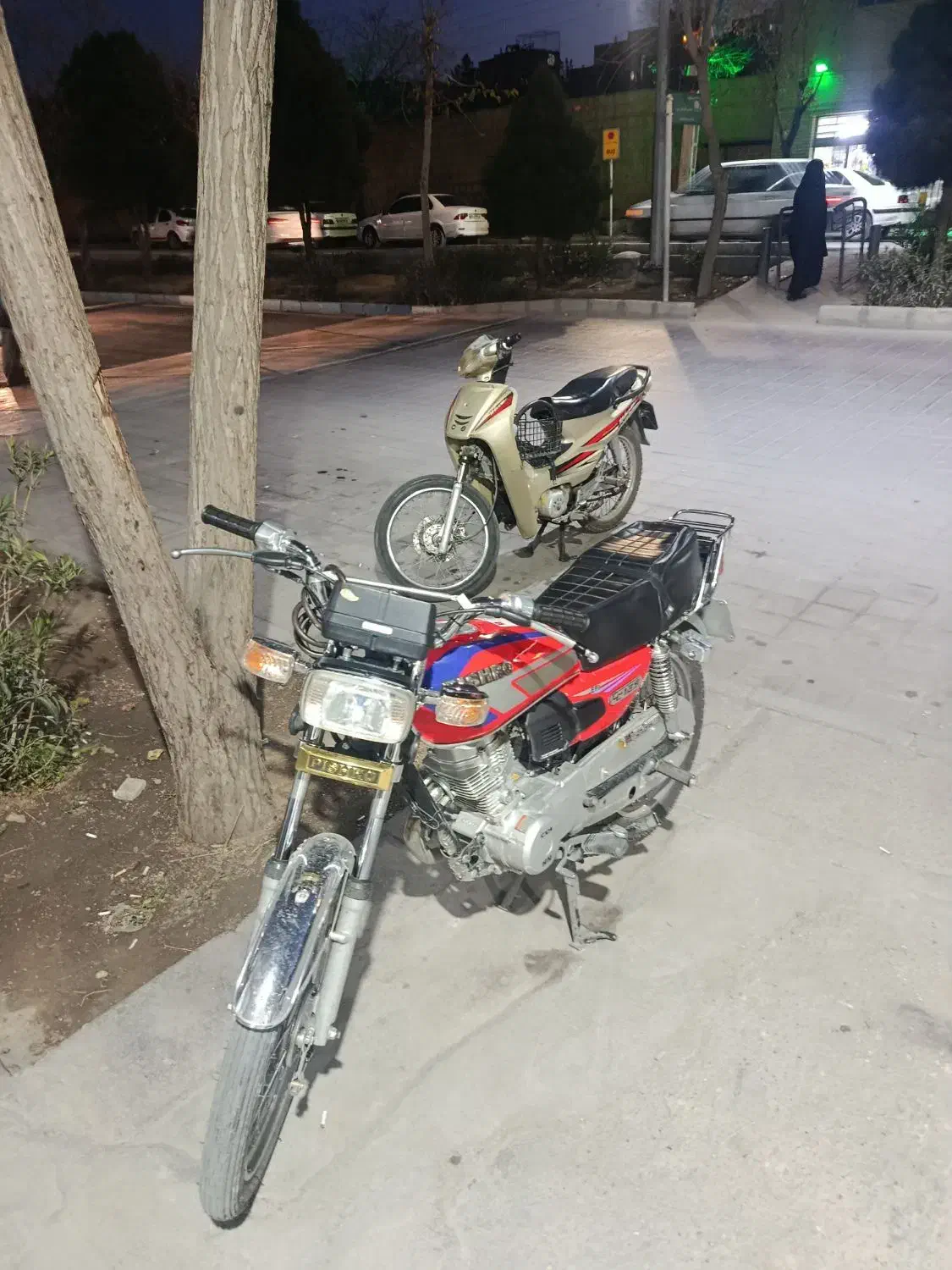 هوندا 125|موتورسیکلت|اصفهان, کوی گلزار|دیوار