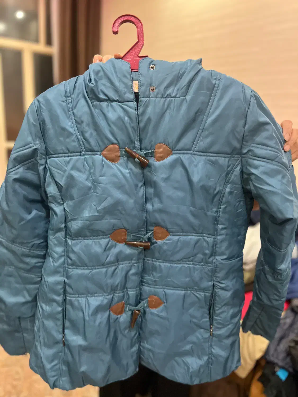 کاپشن|لباس|شیراز, بعثت|دیوار