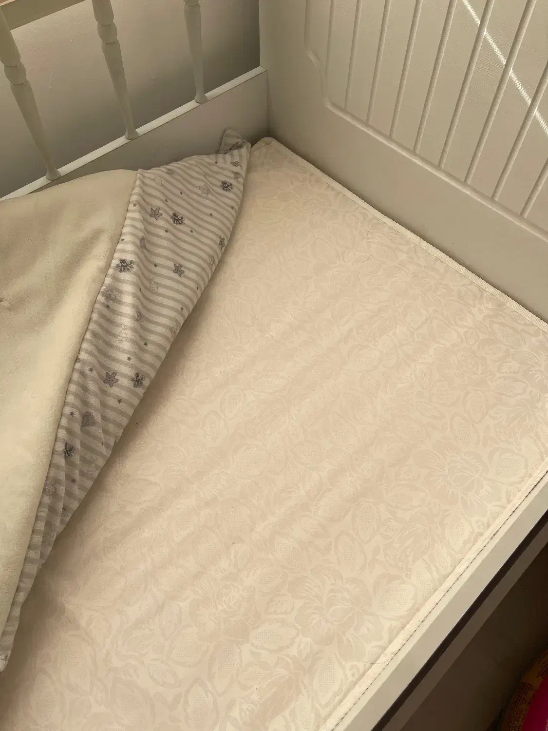 تخت گهواره ای کودک با تشک|تخت و سرویس خواب|مشهد, الهیه|دیوار