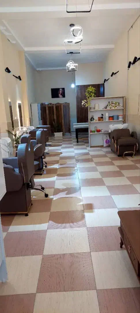 فروش صندلی آرایشگاه زنانه یا مردانه|آرایشگاه و سالنهای زیبایی|آزادشهر, |دیوار