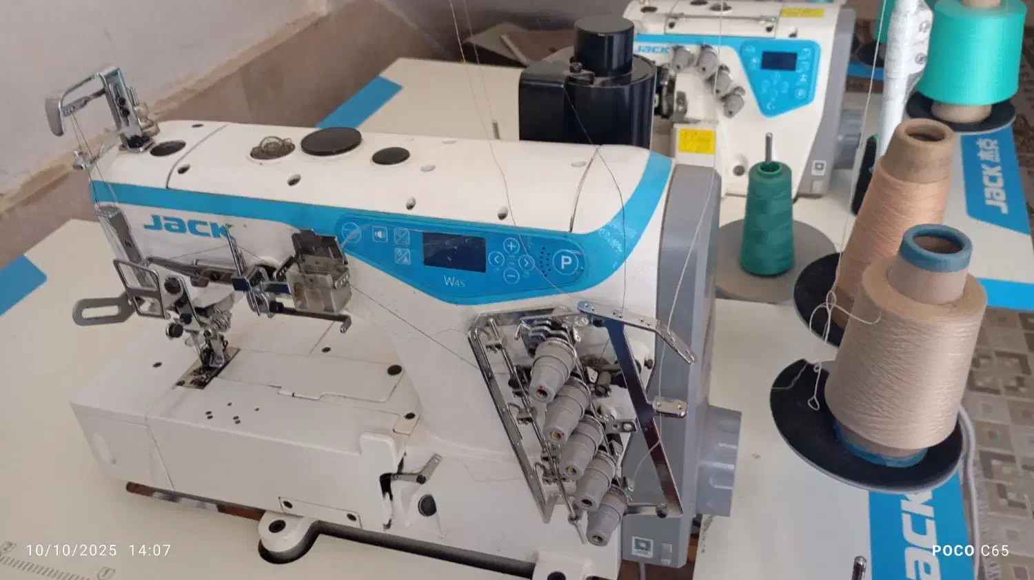 چرخ میاندوزفول ویک عددمیزبرش سایزیک ونیم دردو|چرخ خیاطی و ریسندگی|بهارستان, |دیوار