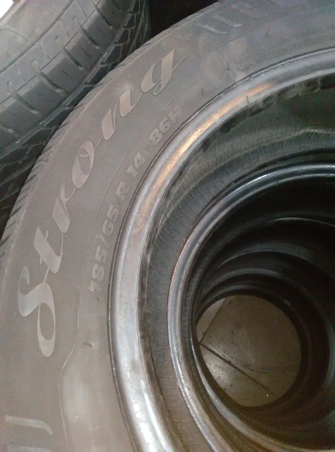 لاستیک دست دوم|قطعات یدکی و لوازم جانبی|فولادشهر, سایت صنعتی کاوه|دیوار