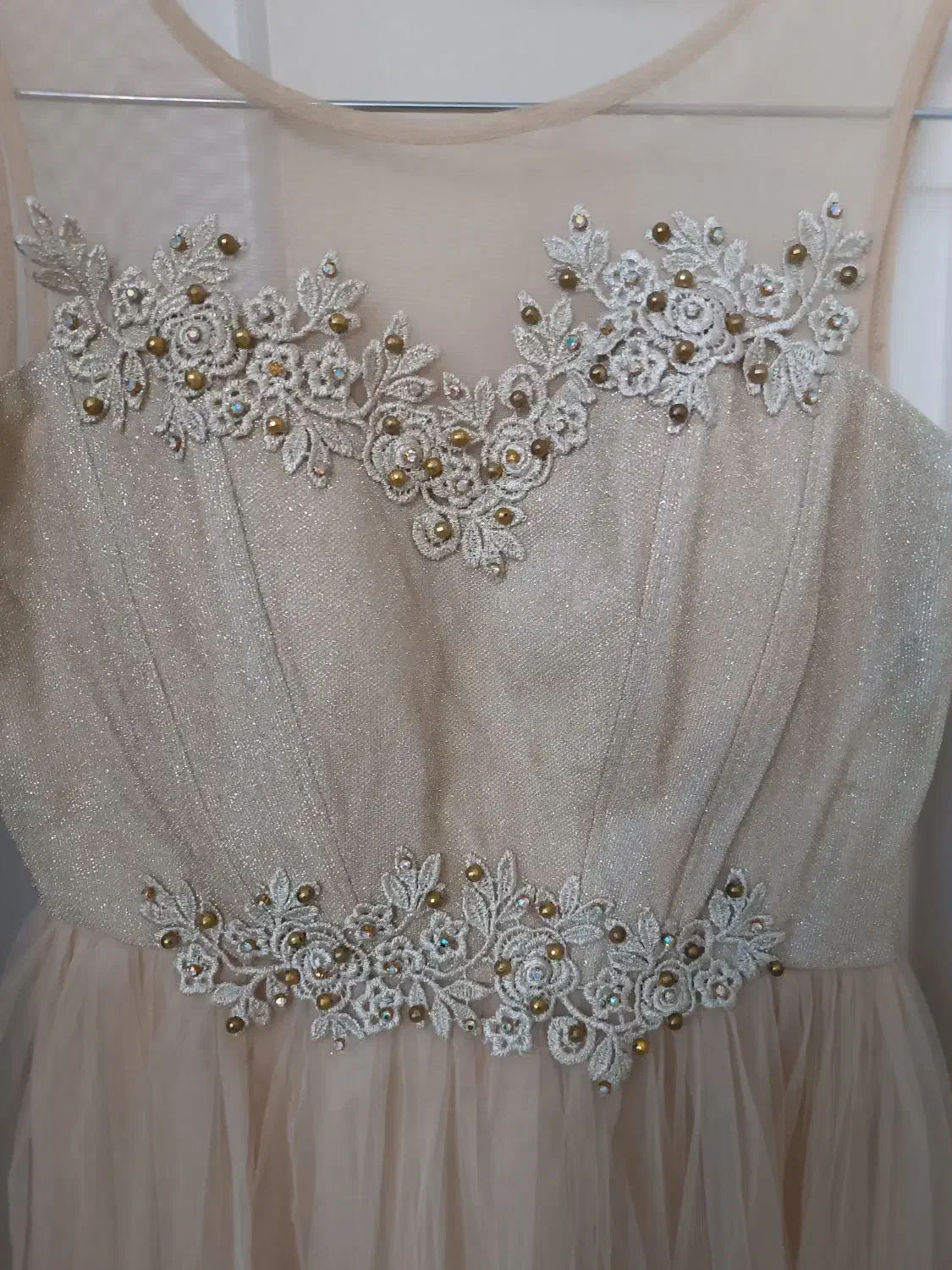 لباس مجلسی|لباس|قدس, شهرقدس|دیوار