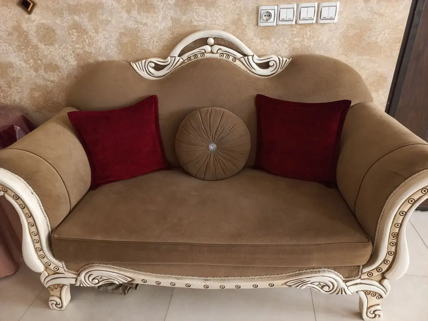 مبل راحتی|مبلمان خانگی و میز عسلی|تربت‌حیدریه, طالقانی|دیوار