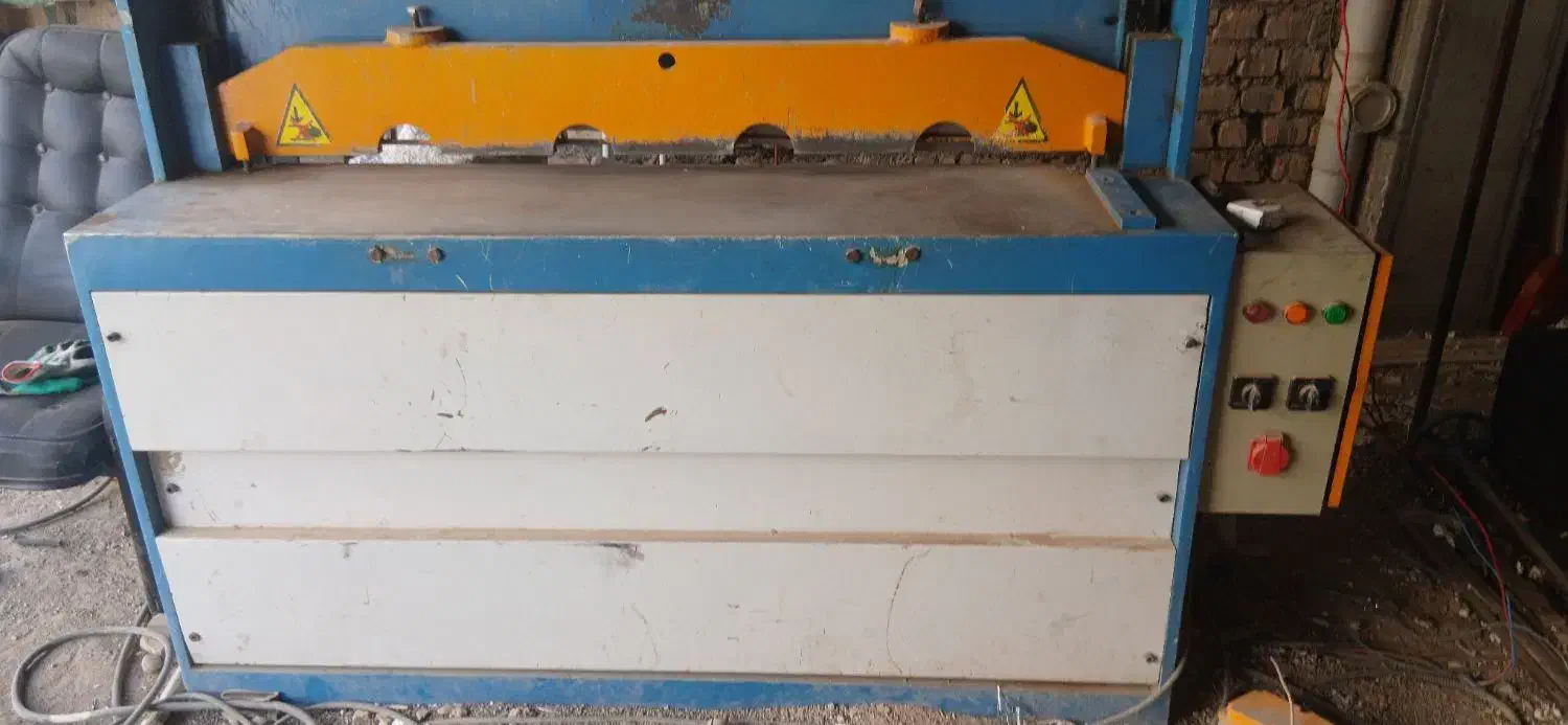 باسلام یک عدد گیوتین 2میل 120 سانت سالم و پر قدرت|ماشین‌آلات صنعتی|قم, محمد آباد|دیوار