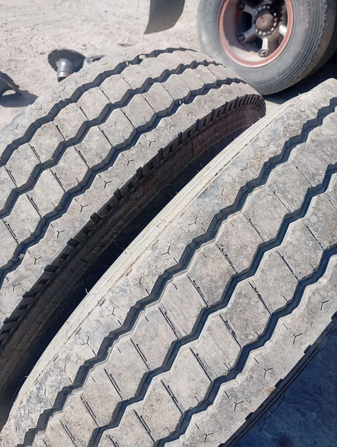 فرشی لاستیک 24و سه تیکه افهاشی رینگ 24ست کامل|قطعات یدکی و لوازم جانبی|اهواز, دغاغله|دیوار