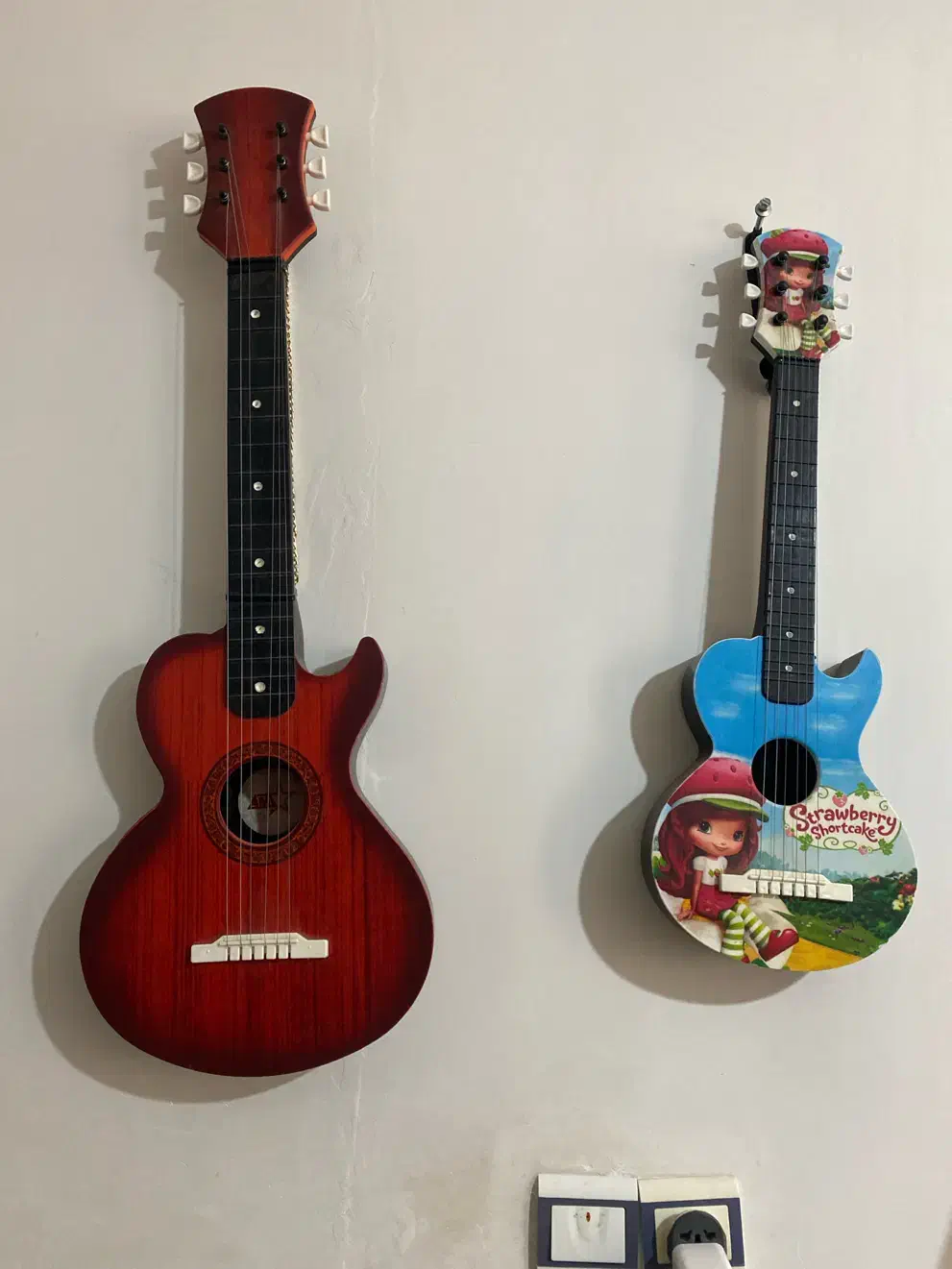 دو عدد گیتار|گیتار، بیس، امپلیفایر|میاندوآب, |دیوار