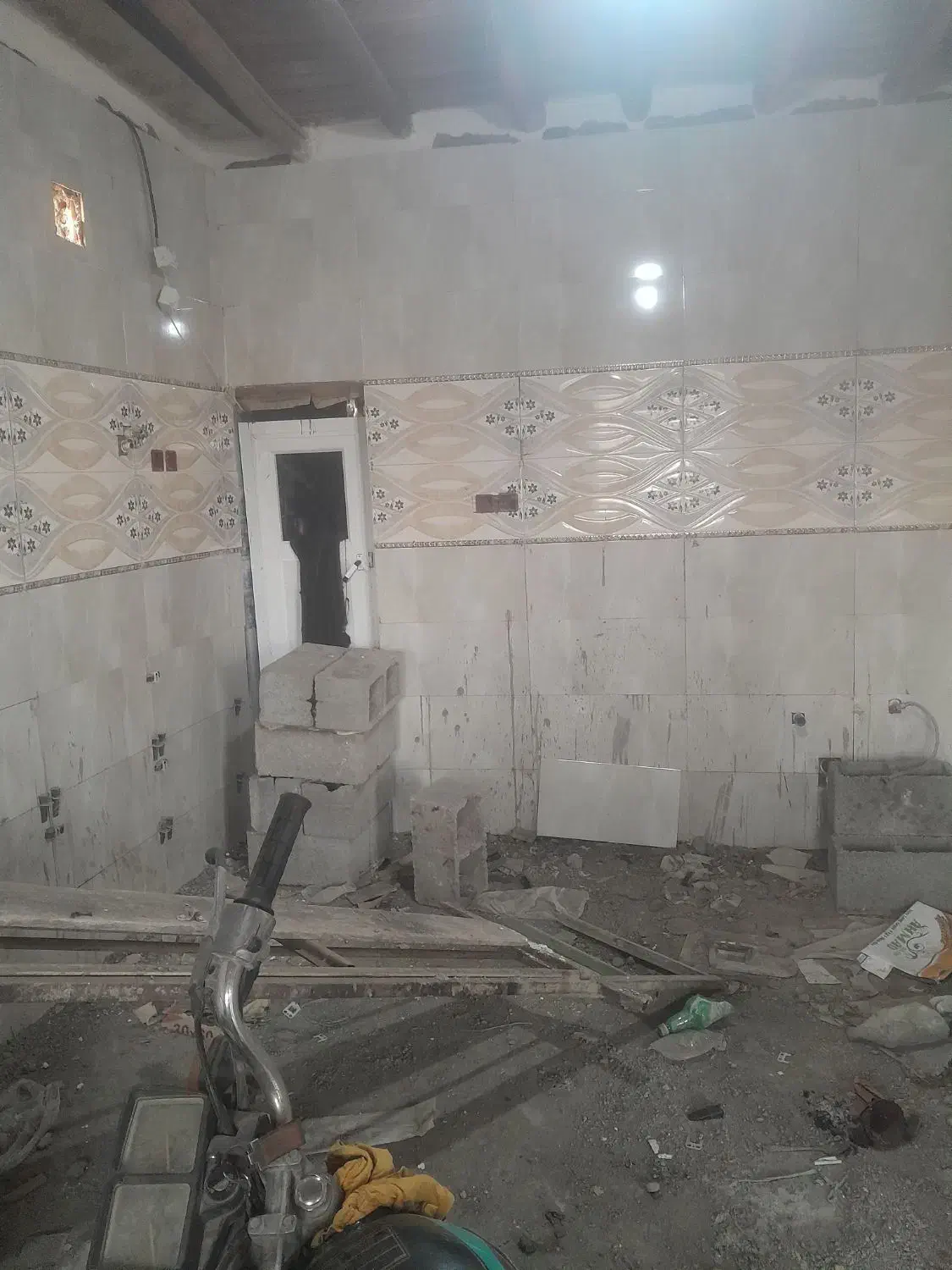 کاشی کار|خدمات پیشه و مهارت|میناب, |دیوار