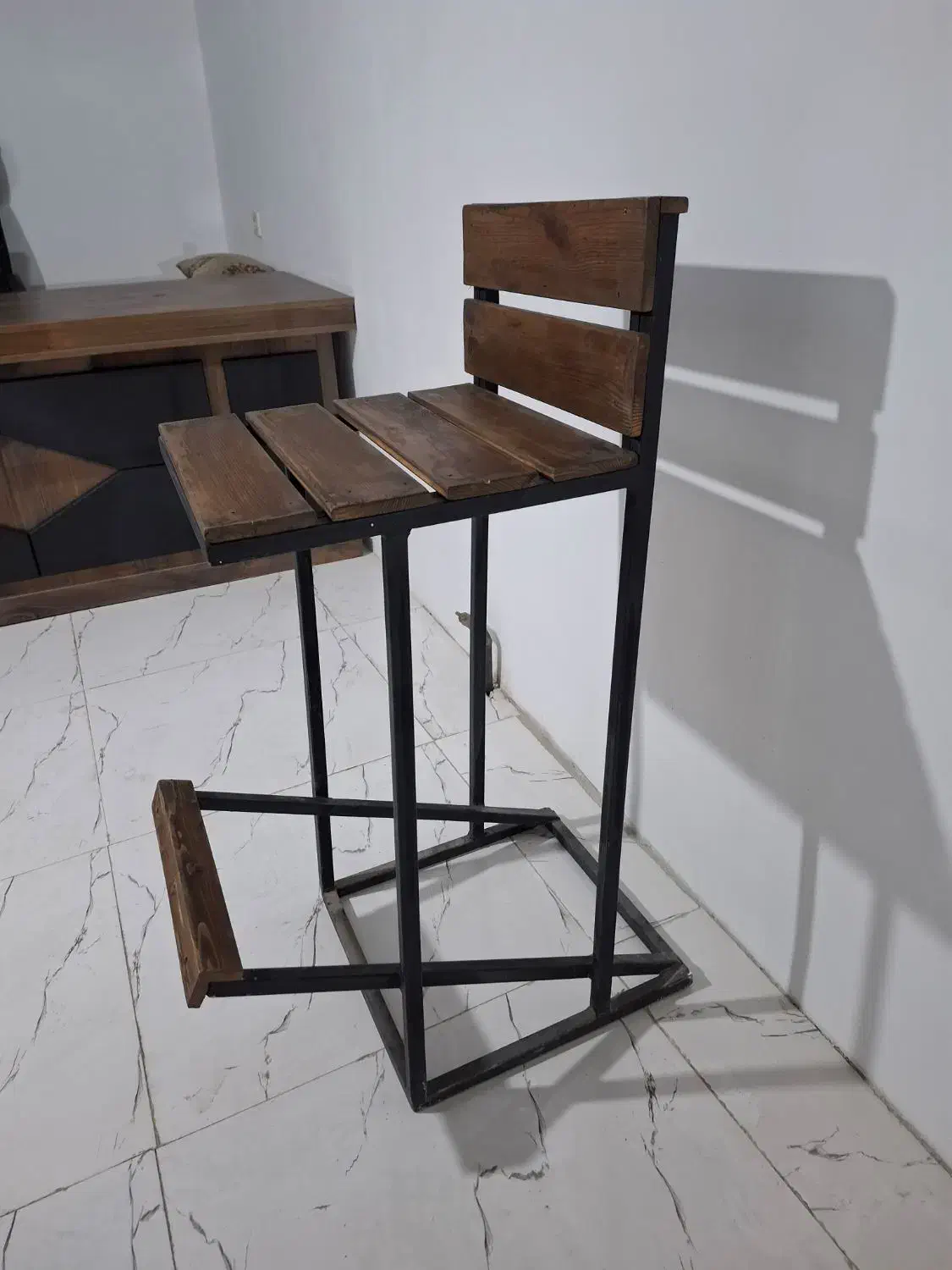 صندلی اپن|صندلی و نیمکت|هشتگرد, طاووسیه|دیوار