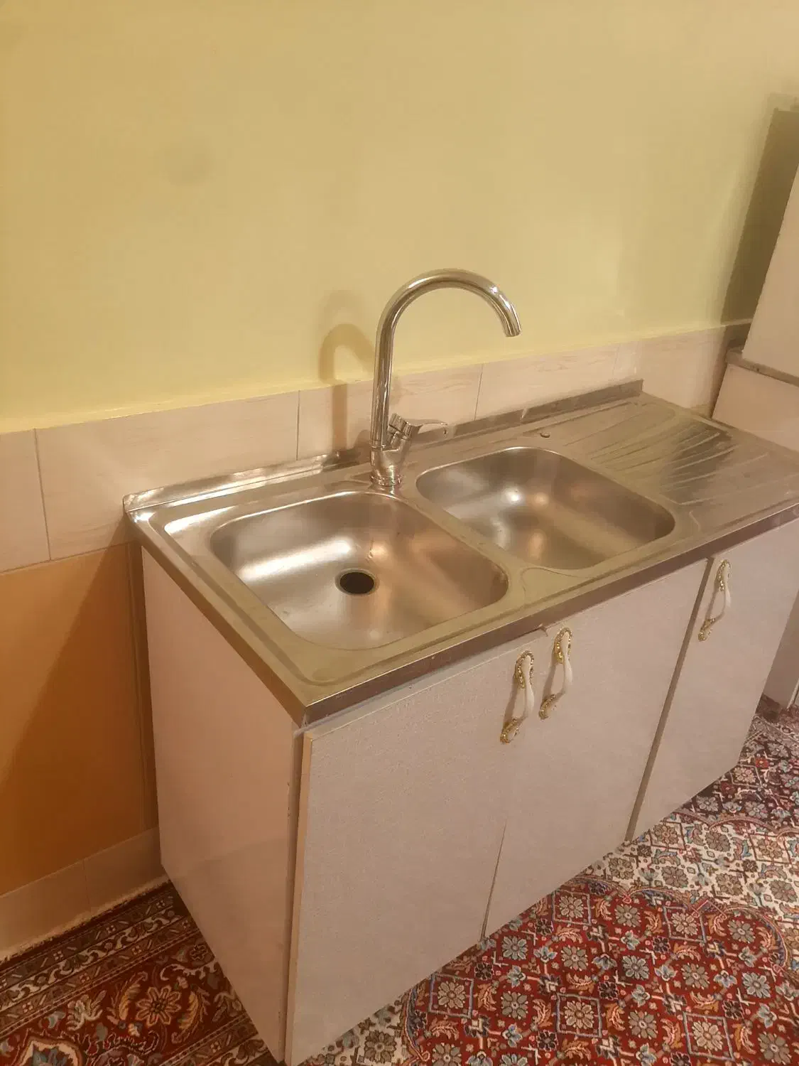 کابینت ۴عدد تمیز وزیبا|مصالح و تجهیزات ساختمان|بروجرد, |دیوار