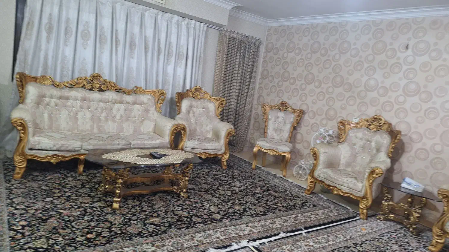 مبل سلطنتی۹نفره بامیز|مبلمان خانگی و میز عسلی|محمدشهر, محمدشهر|دیوار