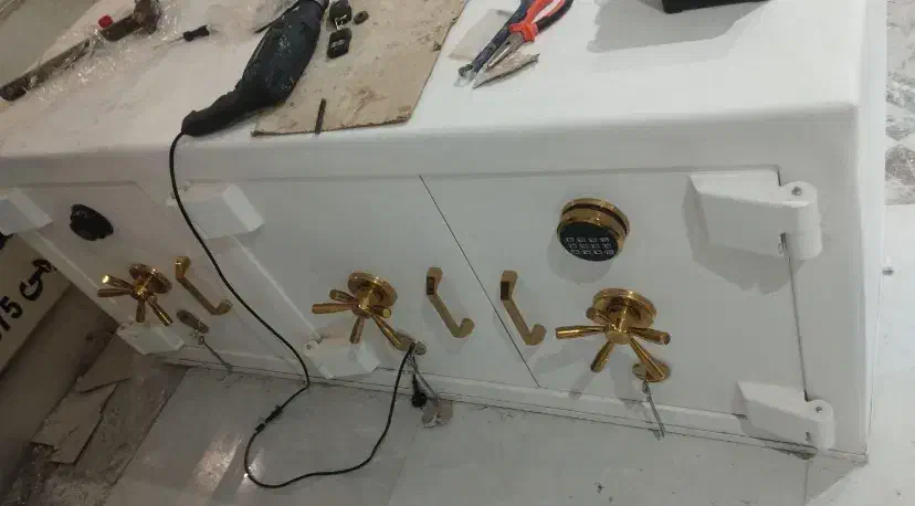 انواع گاوصندوق زیرویترینی و گاوصندوق اسانسوری|ابزارآلات|اردبیل, |دیوار