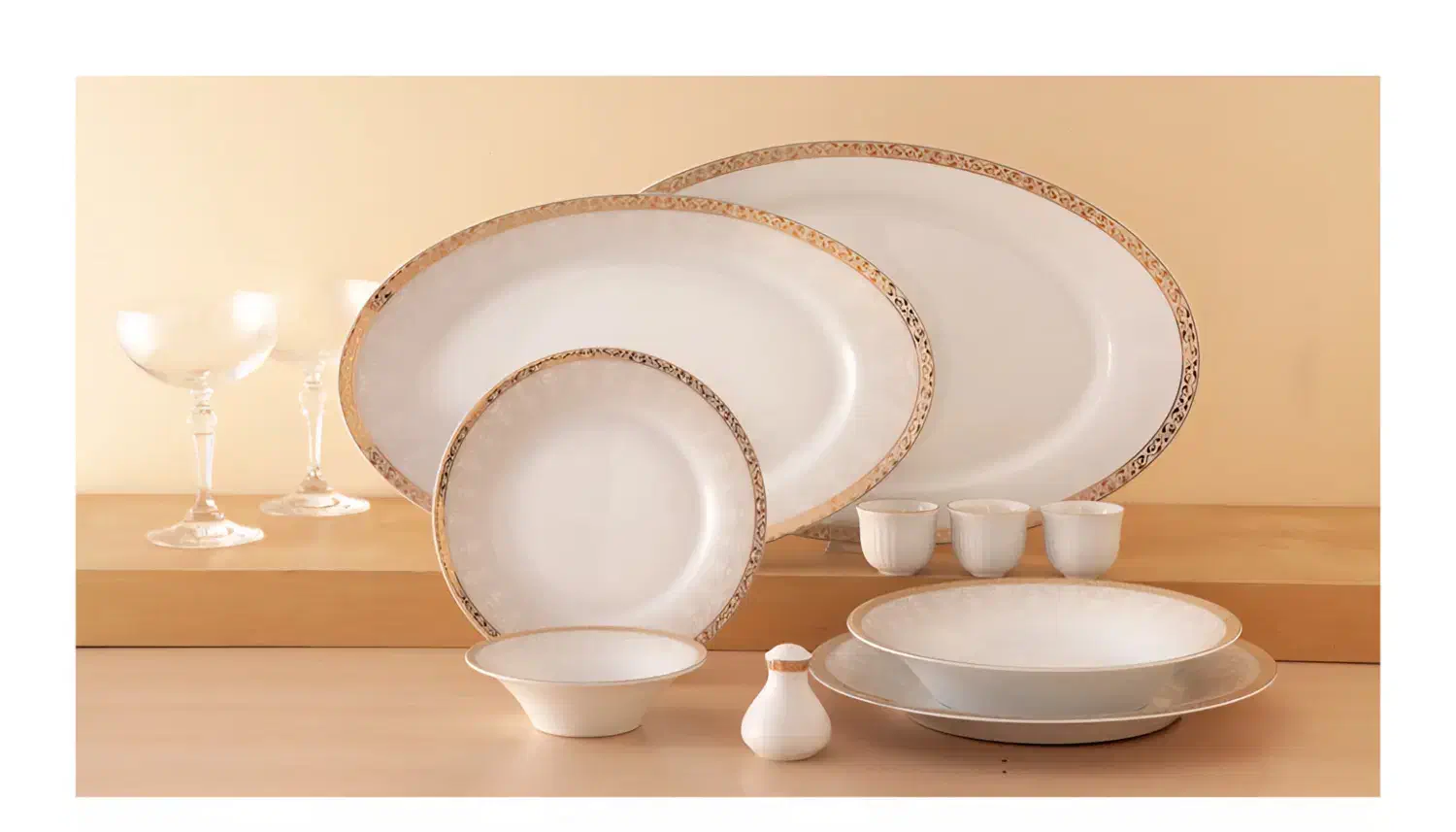 سرویس چینی برند زرین ۱۲ نفره ۱۰۸ پارچه درجه عالی|ظروف سرو و پذیرایی|شیراز, معالیآباد|دیوار