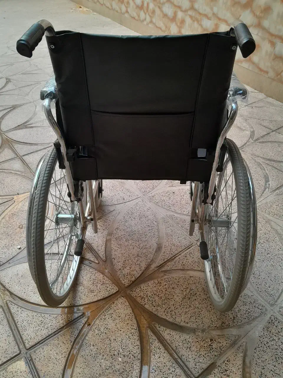 یک عدد ویلچر سه کار|آرایشی، بهداشتی، درمانی|کرمانشاه, |دیوار