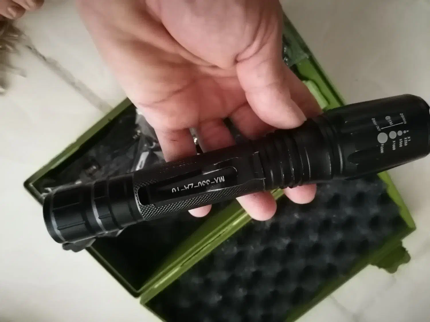 چراغ قوه در حد نو|کوهنوردی و کمپینگ|شلمان, |دیوار