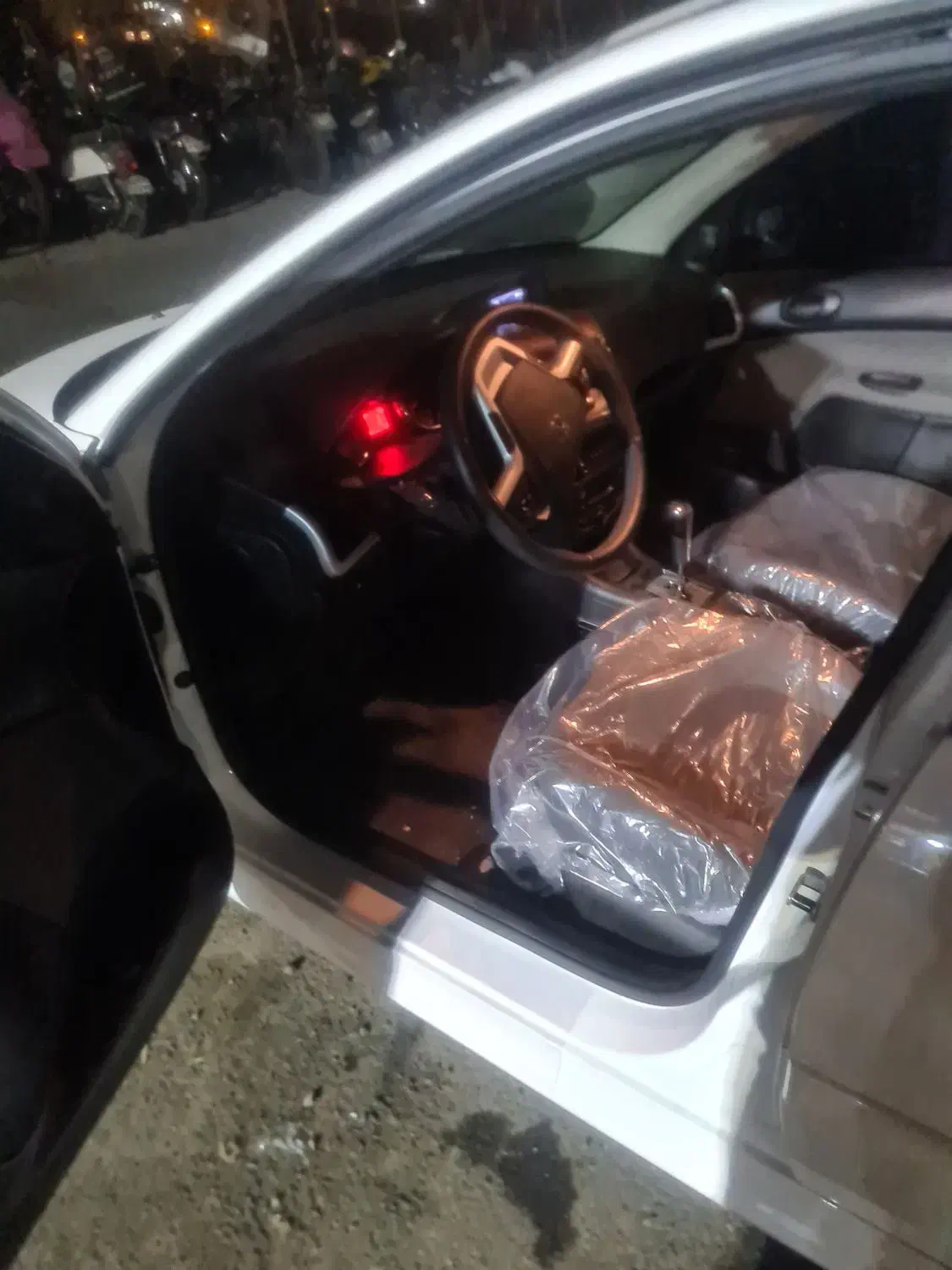 ۲۰۷صفرخشک مدل ۱۴۰۴اتوماتیک سقف فلز|خودرو سواری و وانت|تهران, آهنگ|دیوار