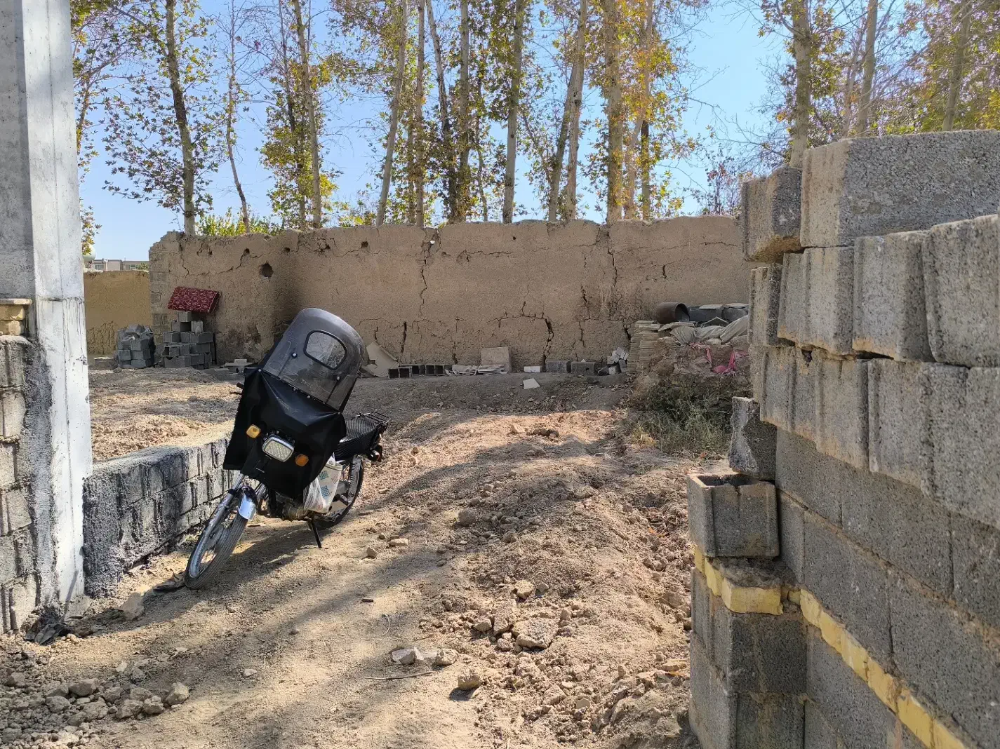 استخدام کارگر ساده اتباع وایرانی،جای خواب|استخدام معماری، عمران و ساختمانی|خمینیشهر, |دیوار