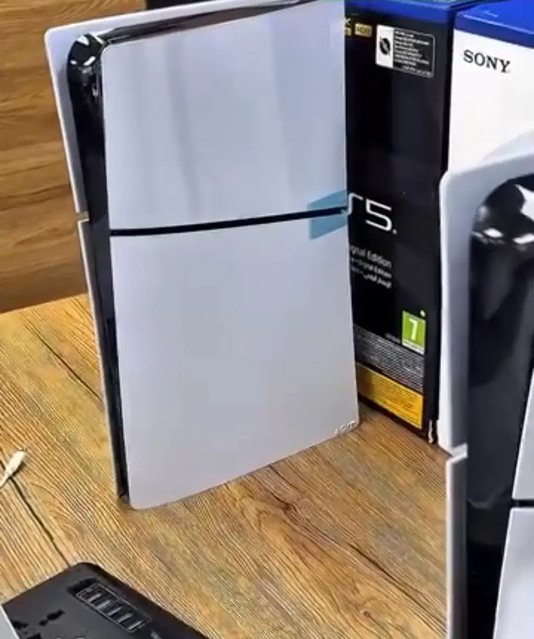 فروش یک دستگاه ps5 اسلیم دیجیتال با دسته اضافه نو|کنسول، بازی ویدئویی و آنلاین|بندرعباس, |دیوار