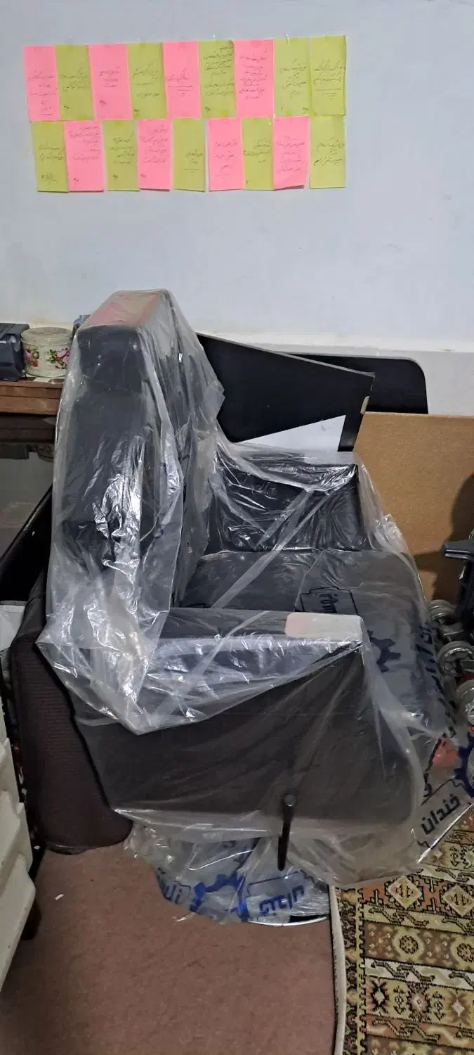 صندلی پدالی|آرایشگاه و سالن‌های زیبایی|نیشابور, کوی فرهنگیان|دیوار