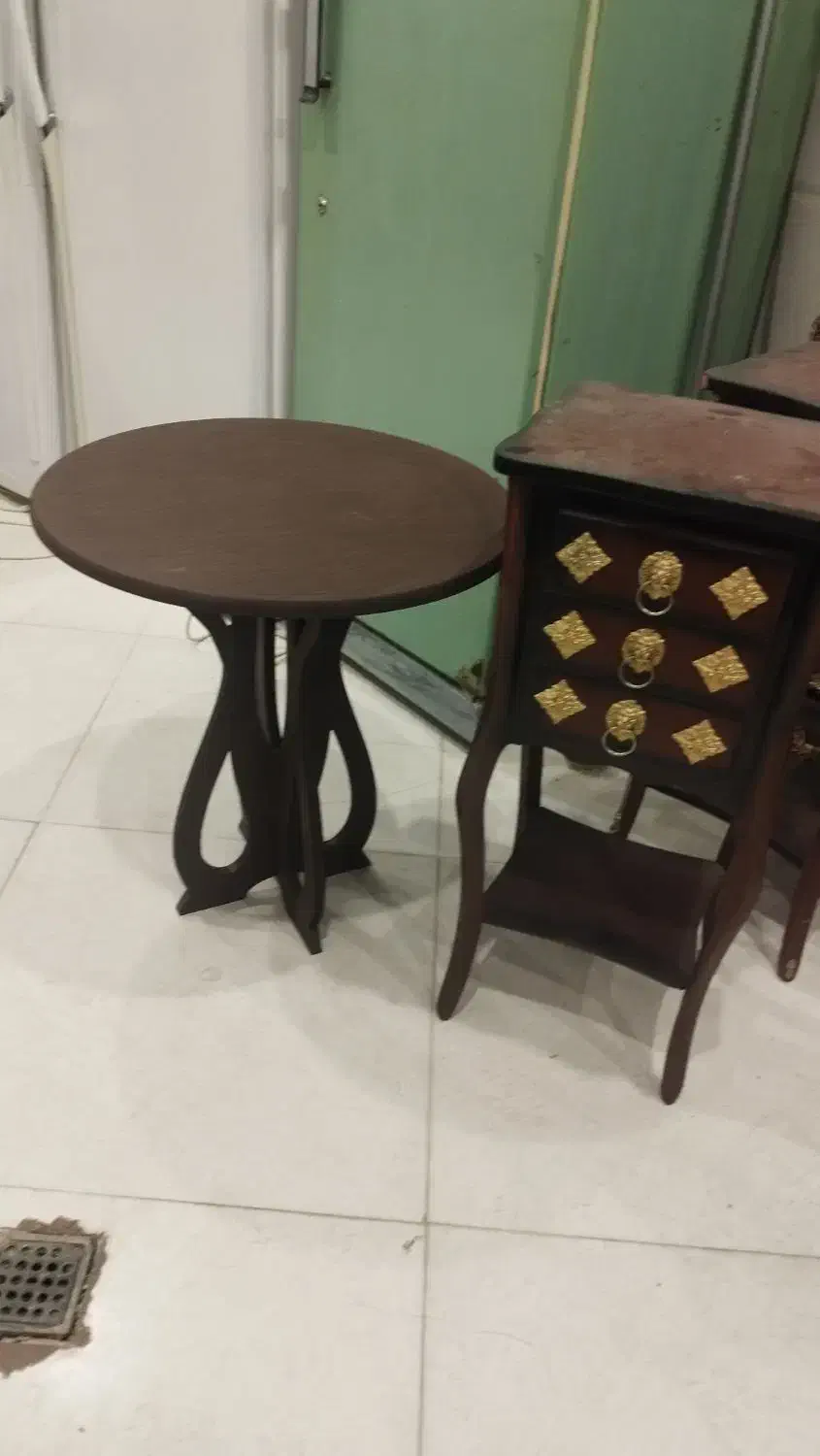 میز طبق عکس|میز تلفن|یزد, |دیوار