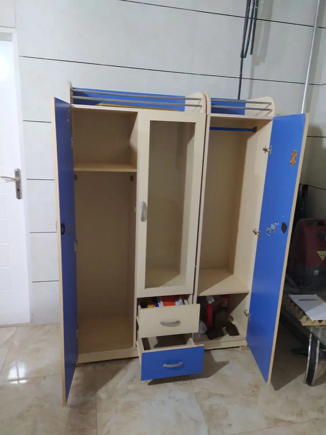 کمد|جاکفشی، کمد، دراور|خوی, |دیوار