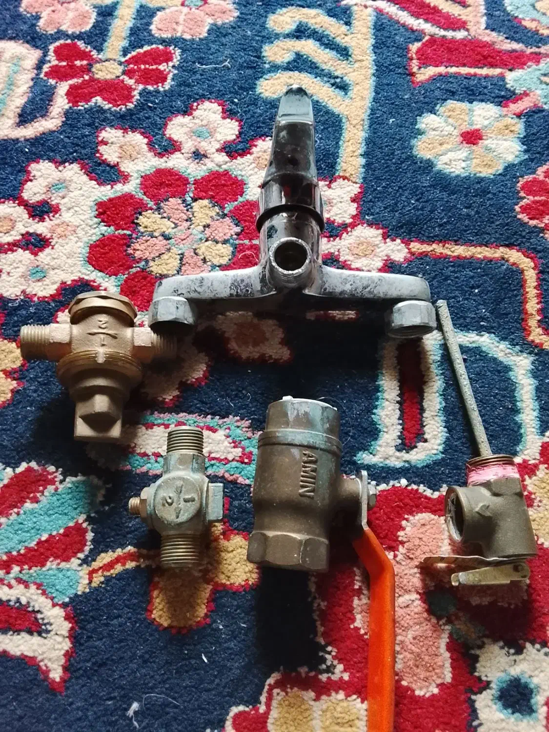 شیر حموم|لوازم سرویس بهداشتی|رودسر, |دیوار