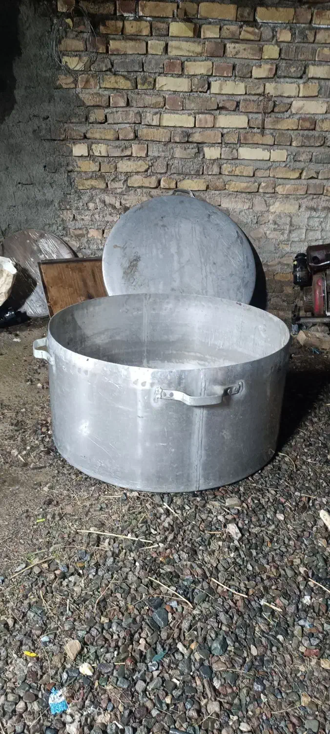 دیگ بزرگ آشپزی|ظروف پخت‌وپز|نیشابور, فضل|دیوار