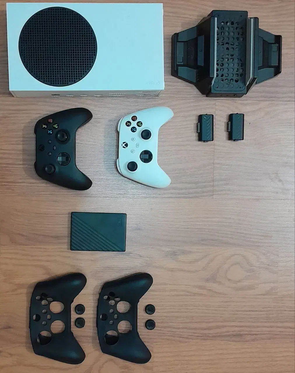 Xbox sهمراه دسته اضافه +پایه شارژ+هارد ۱ترا|کنسول، بازی ویدئویی و آنلاین|تبریز, |دیوار