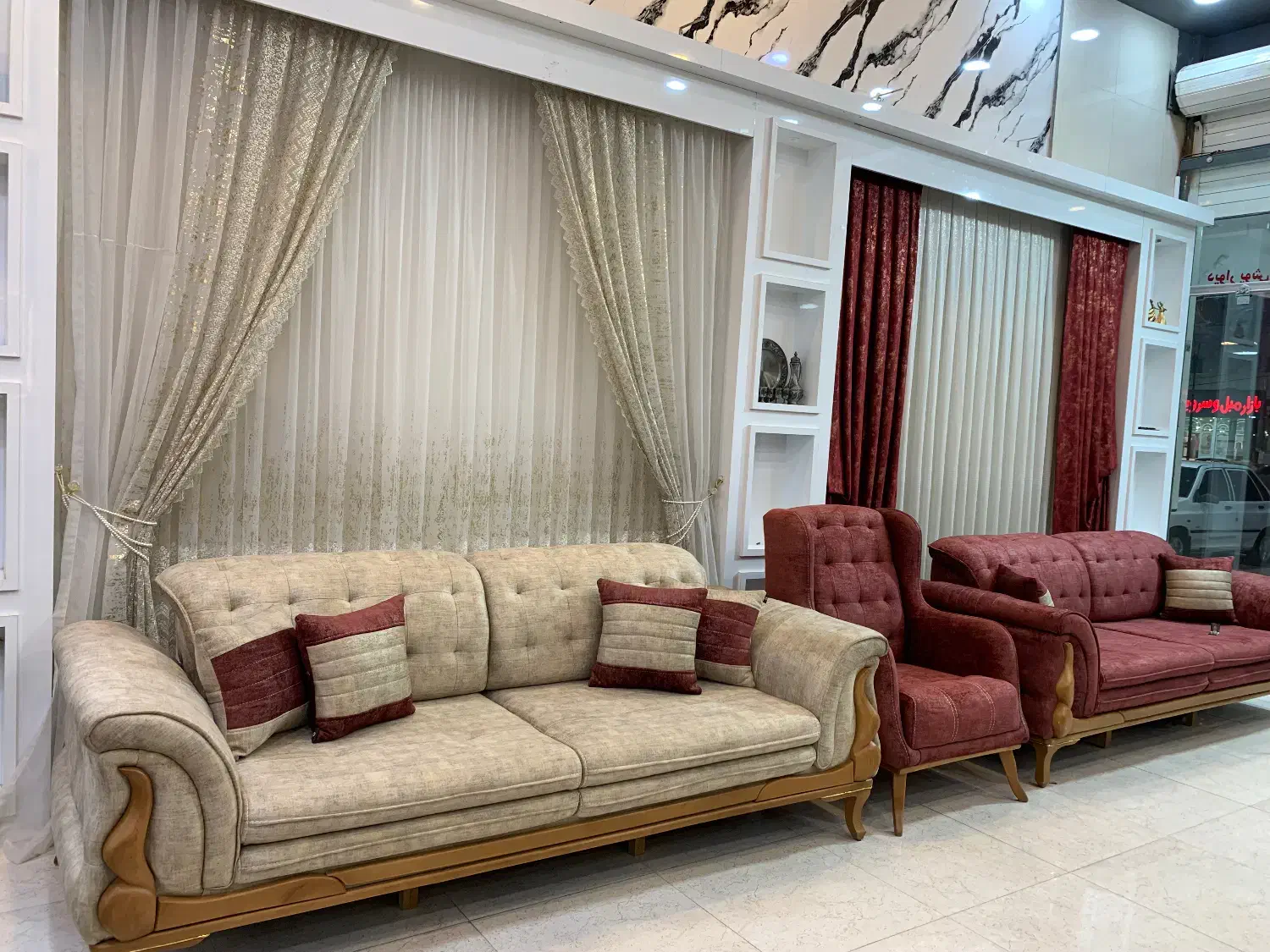 تمامی وسایل دکوراسیون خانه با اجرای خدمات رایگان|مبلمان خانگی و میز عسلی|گراش, |دیوار