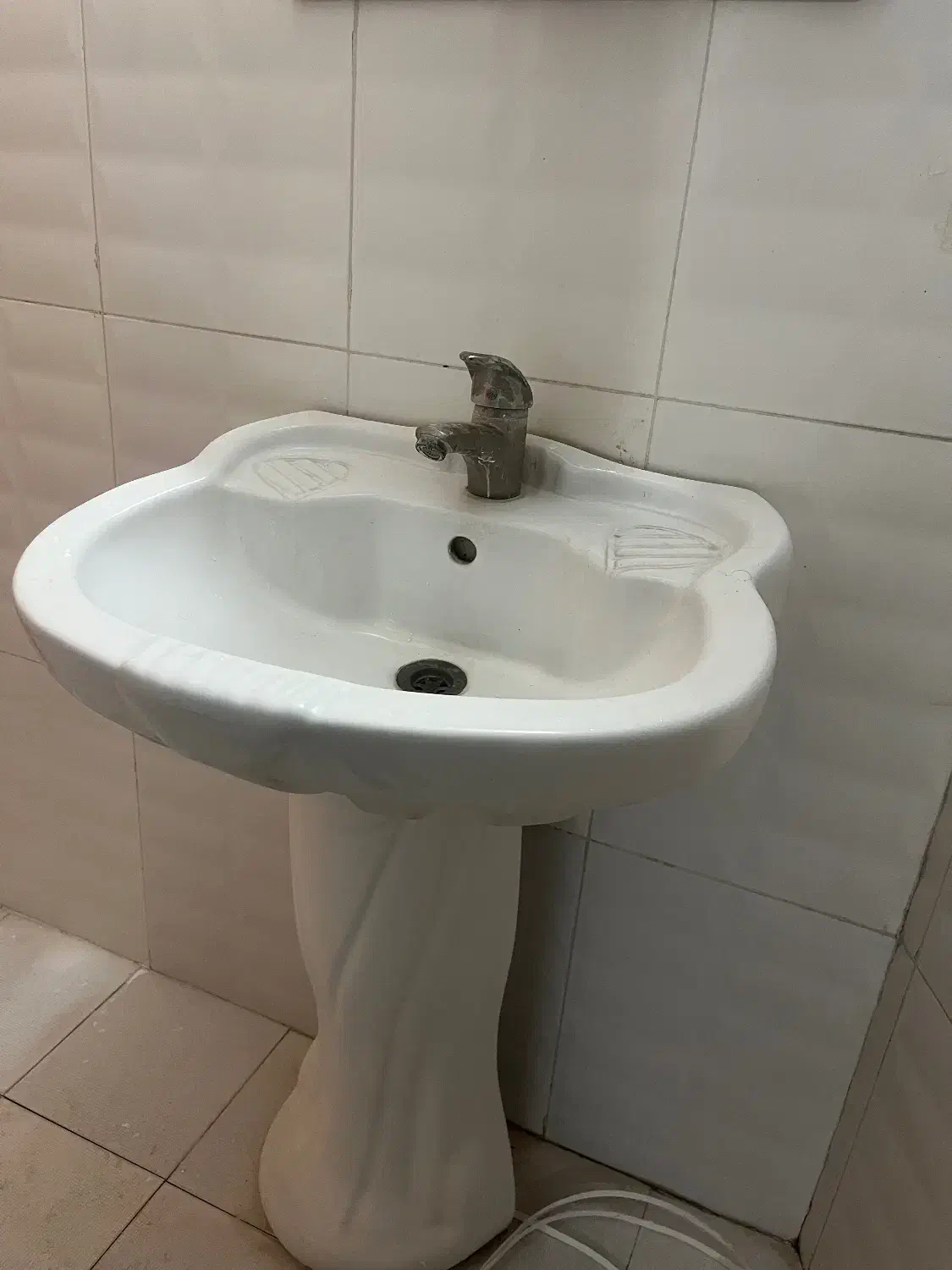 شیر توالت،شیرروشویی،روشویی پایه دار،آینه،پرده|لوازم سرویس بهداشتی|کرمان, |دیوار