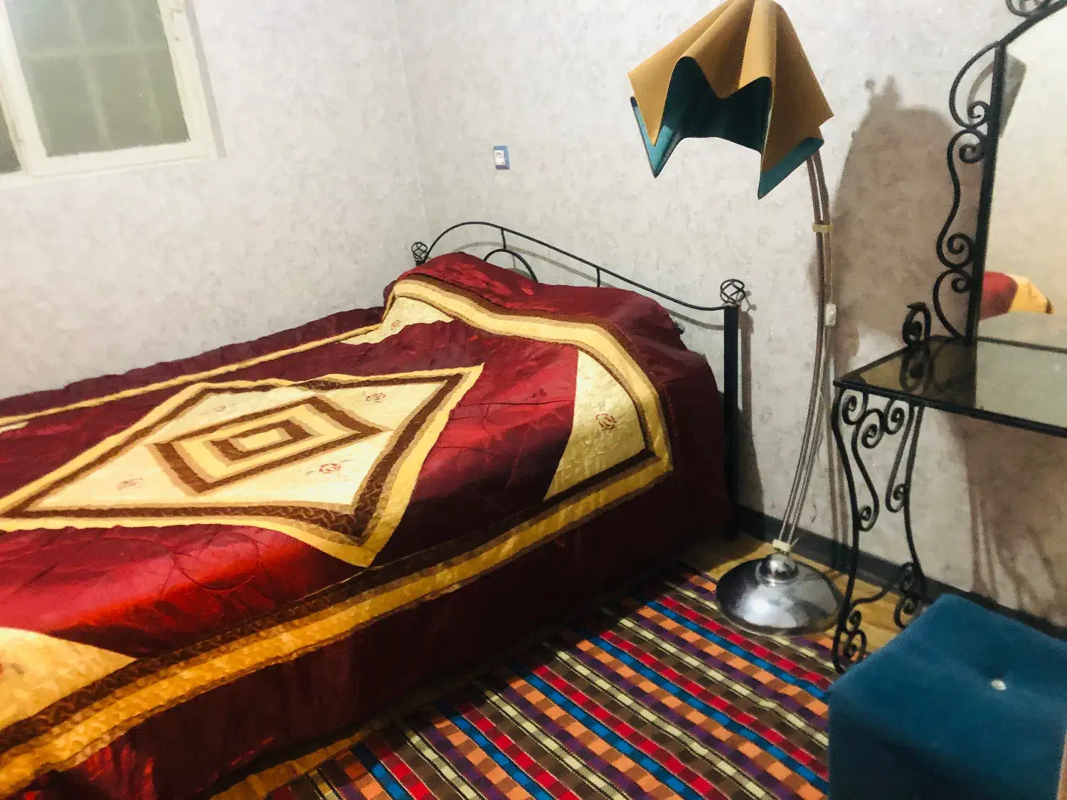 خانه مسافر ۲۴ ساعته شبانه روز در خدمتیم|اجارهٔ کوتاه‌مدت آپارتمان و سوئیت|شیراز, شهرک سراج‎|دیوار