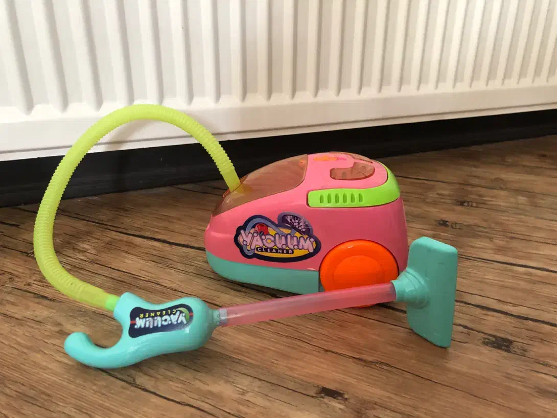 اسباب بازی|اسباب‌بازی بچه|شیروان (خراسان), |دیوار