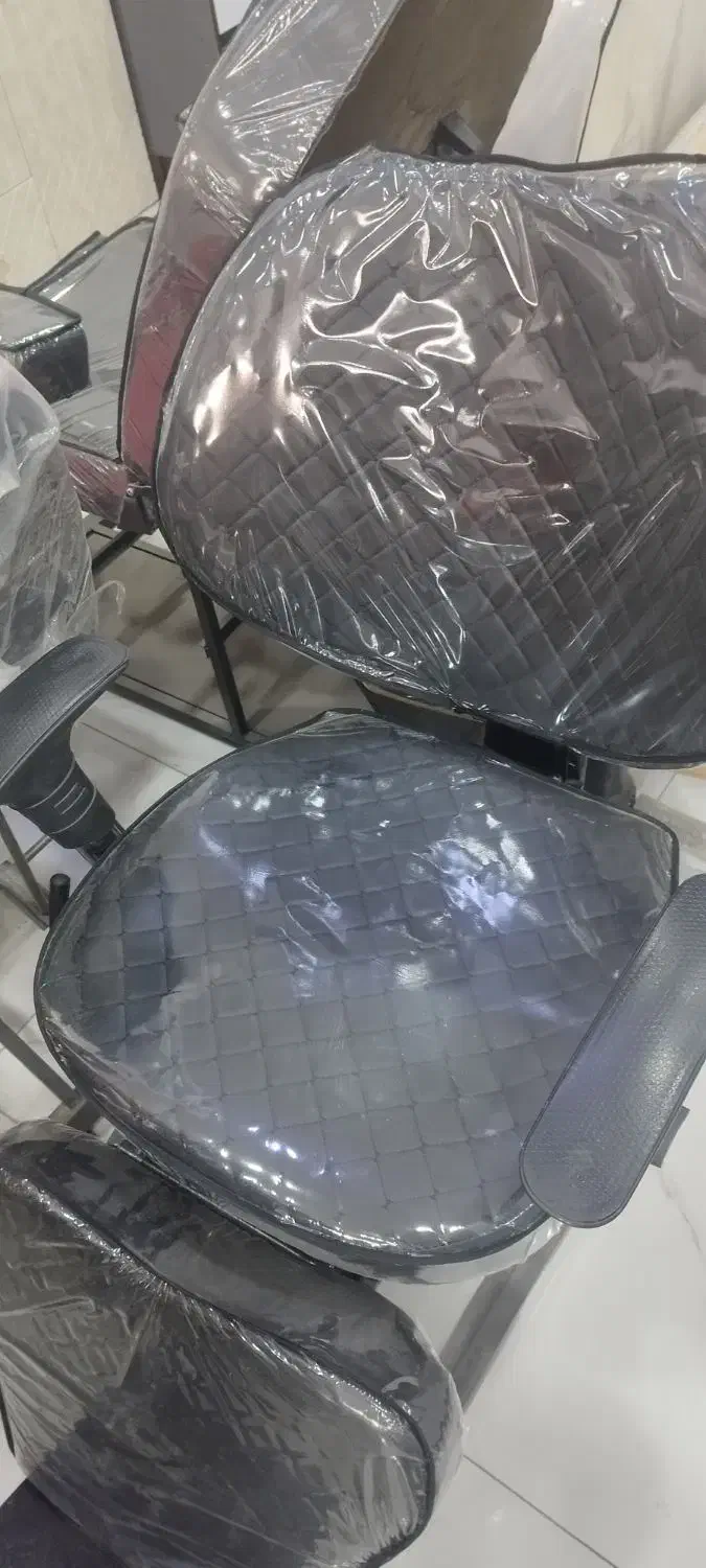 صندلی آرایشگاه  صفر دو روز کار کردهـ تمیز|آرایشگاه و سالن‌های زیبایی|پیرانشهر, |دیوار