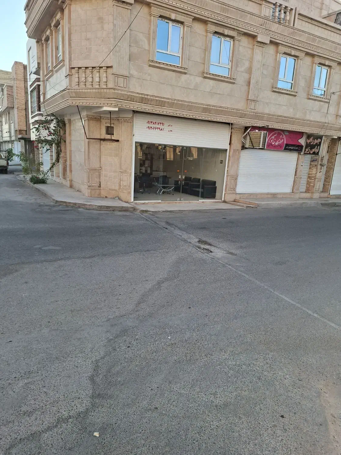 انبار نمایشگاه مسقف دو نبش محدوه بلوار جمهوری|اجارهٔ مغازه و غرفه|یزد, |دیوار