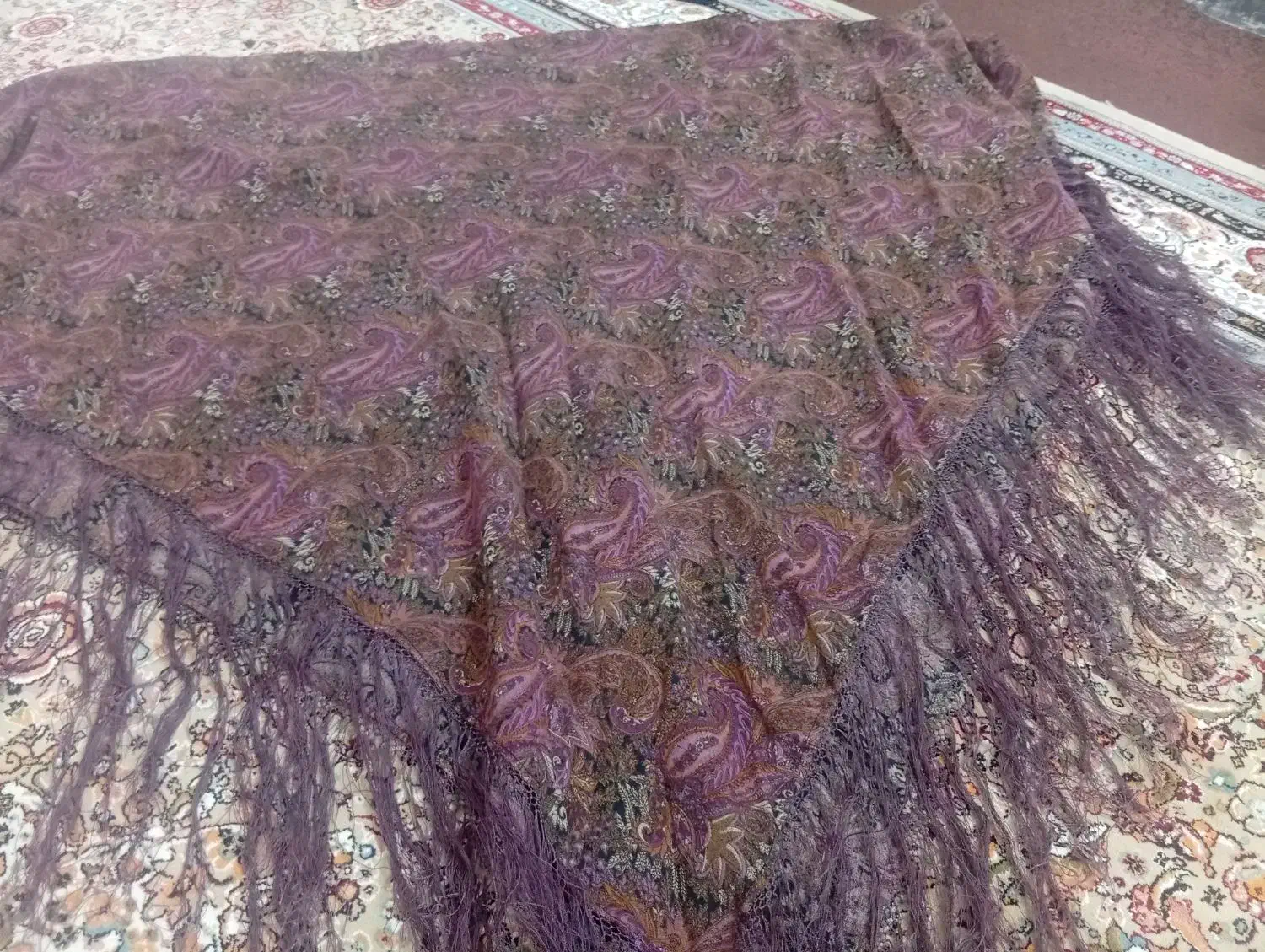 روسری|لباس|سرشیو, |دیوار