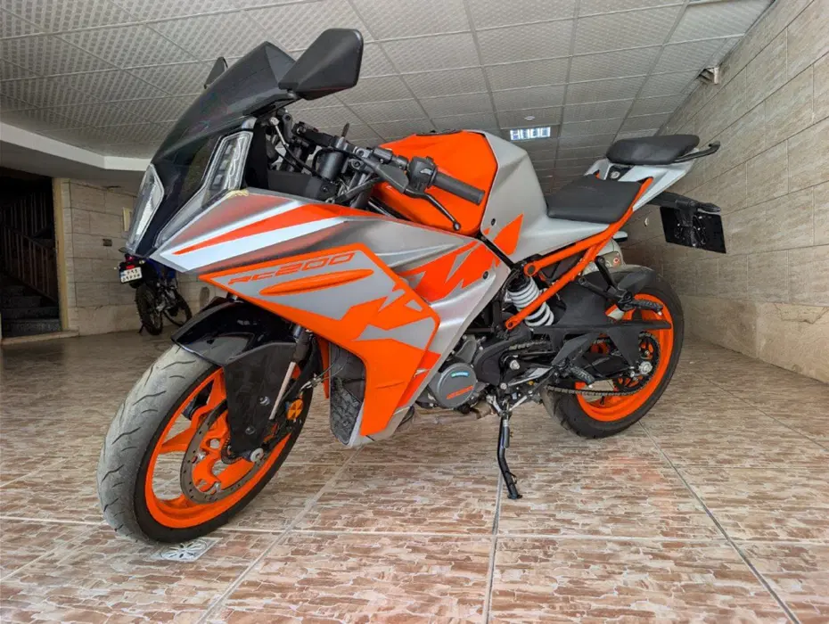 موتور ktm rc 200 در حد صفر 1403|موتورسیکلت|شیراز, قدوسی شرقی|دیوار