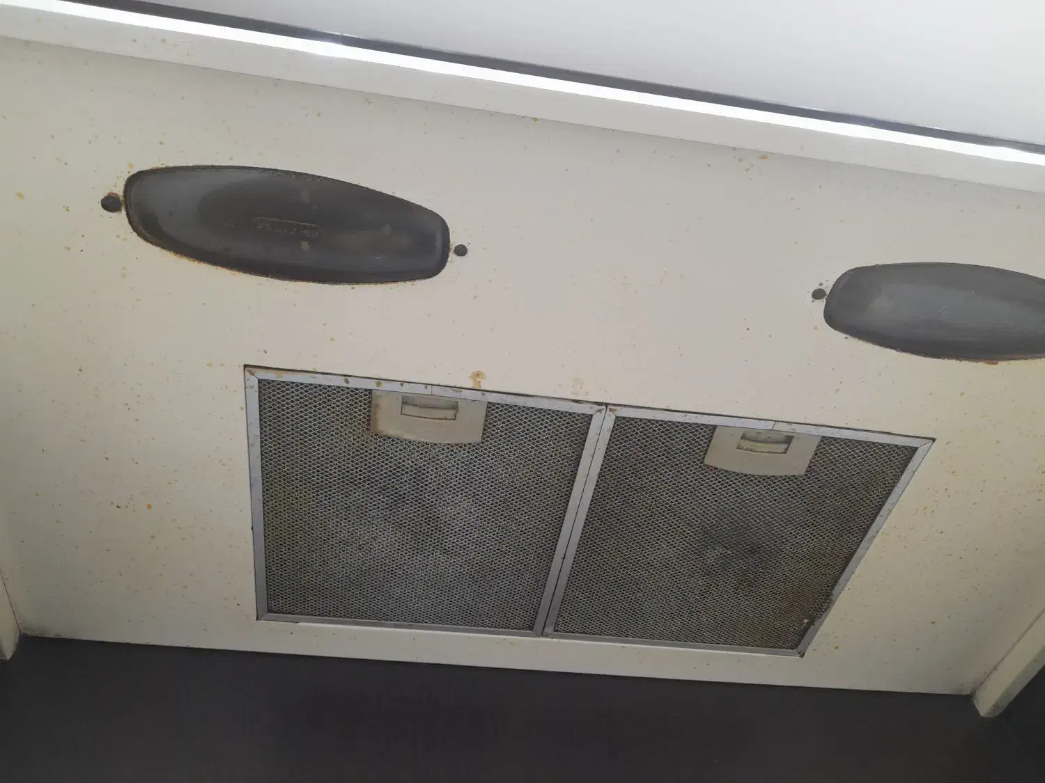 هود کن،سفید رنگ|هود|ملایر, |دیوار