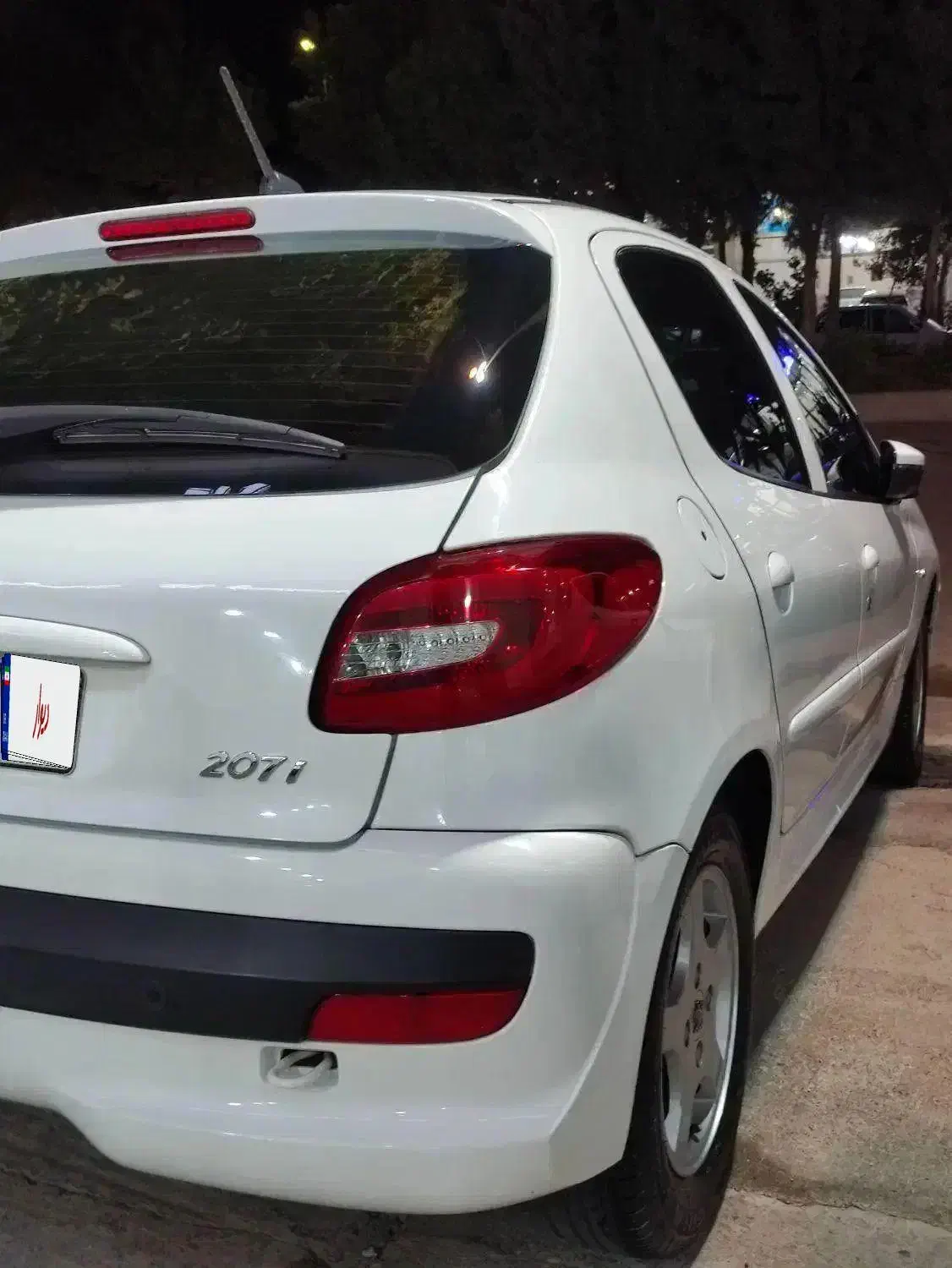 207پانا سفید استثنایی بدونرنگ|خودرو سواری و وانت|خرمآباد, |دیوار