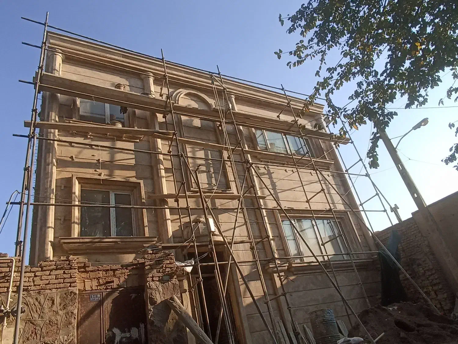 کاشی کاری سنگ کاری. خورده کاری  در خدمتیم|خدمات پیشه و مهارت|گناباد, |دیوار